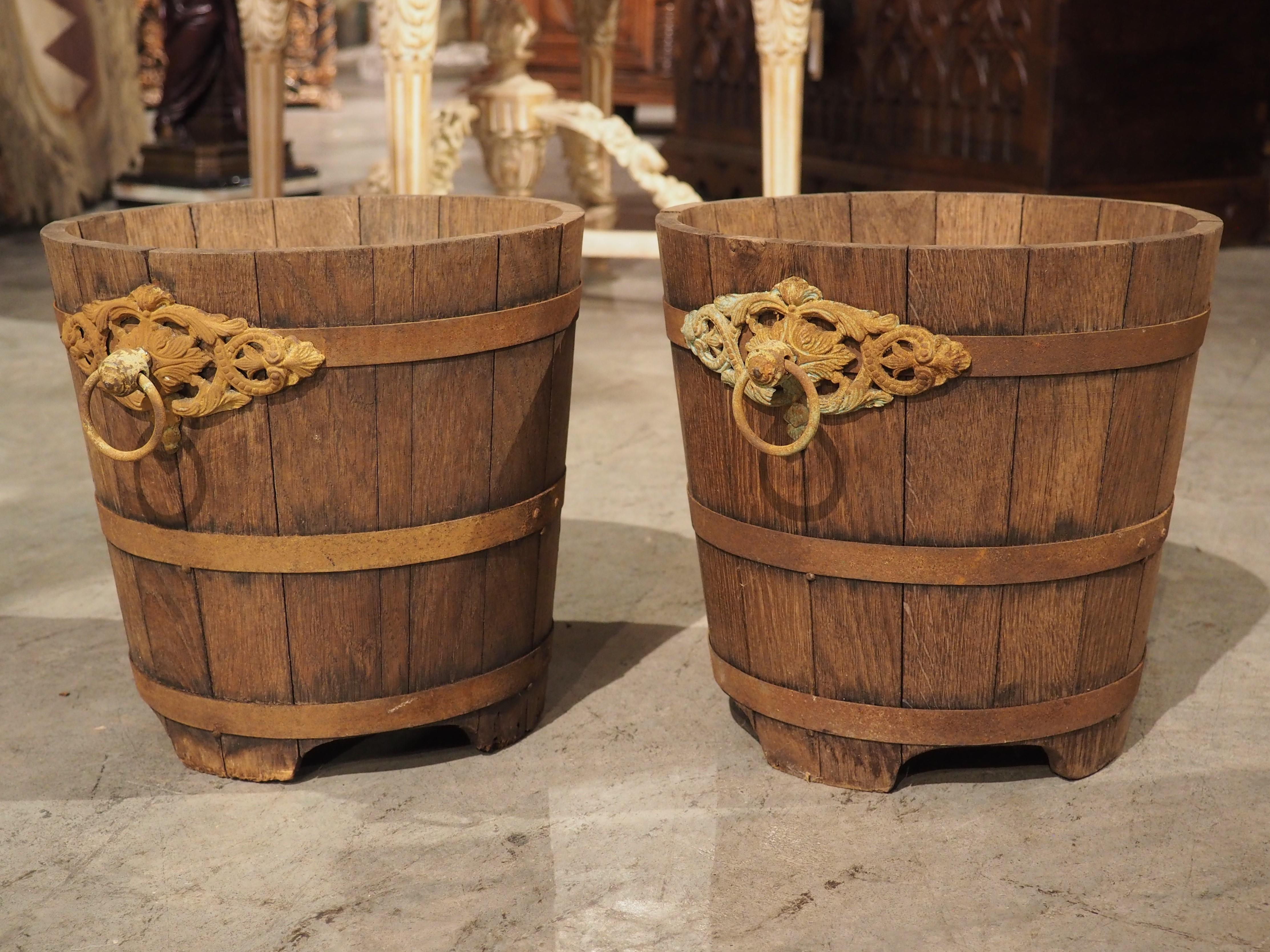 Pair of Early 1900s Oak and Iron Buckets from France 8