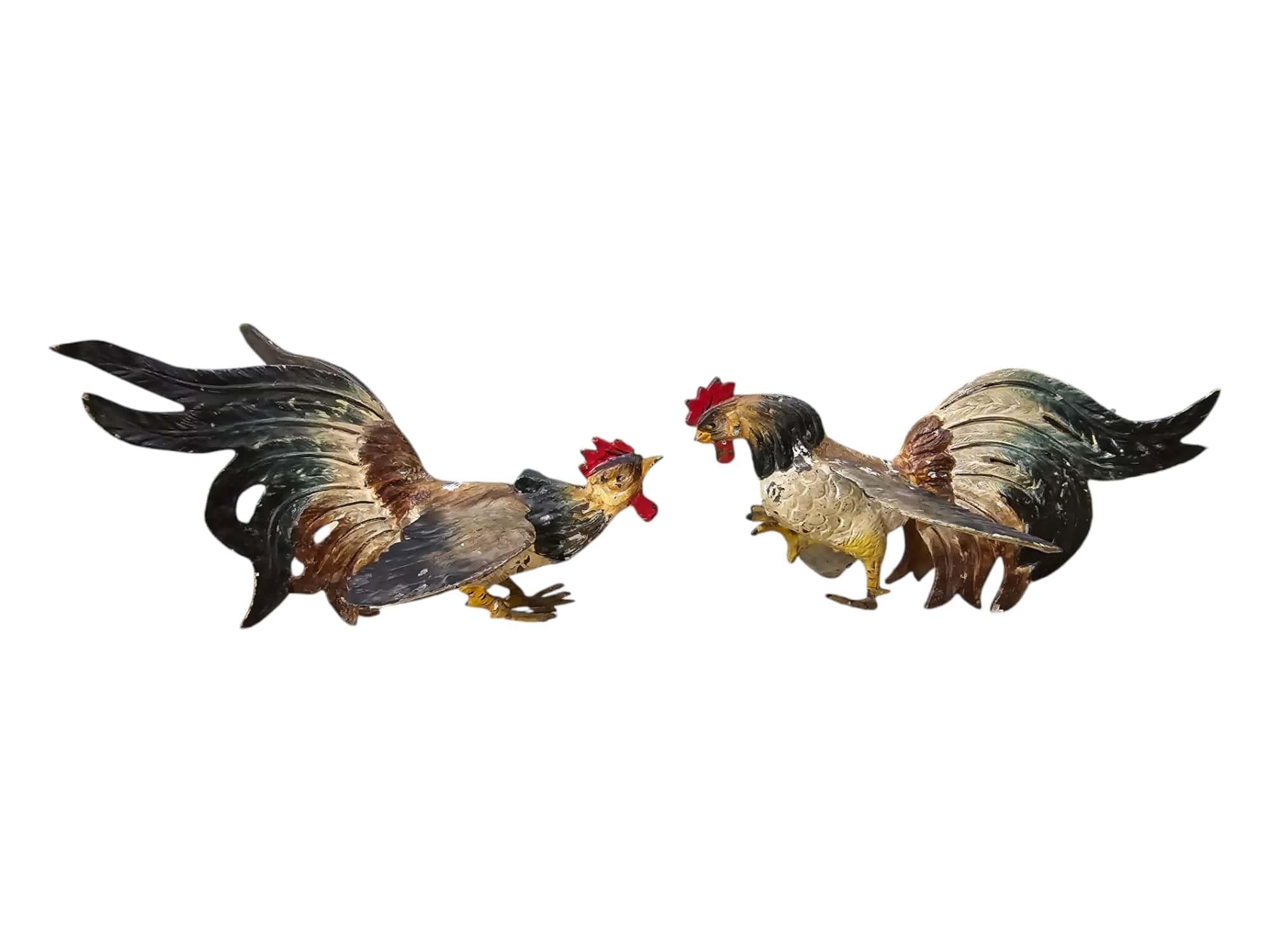 20th Century Pair of Early 1900s Painted Metal Roosters – Antique Decorative Figurines For Sale