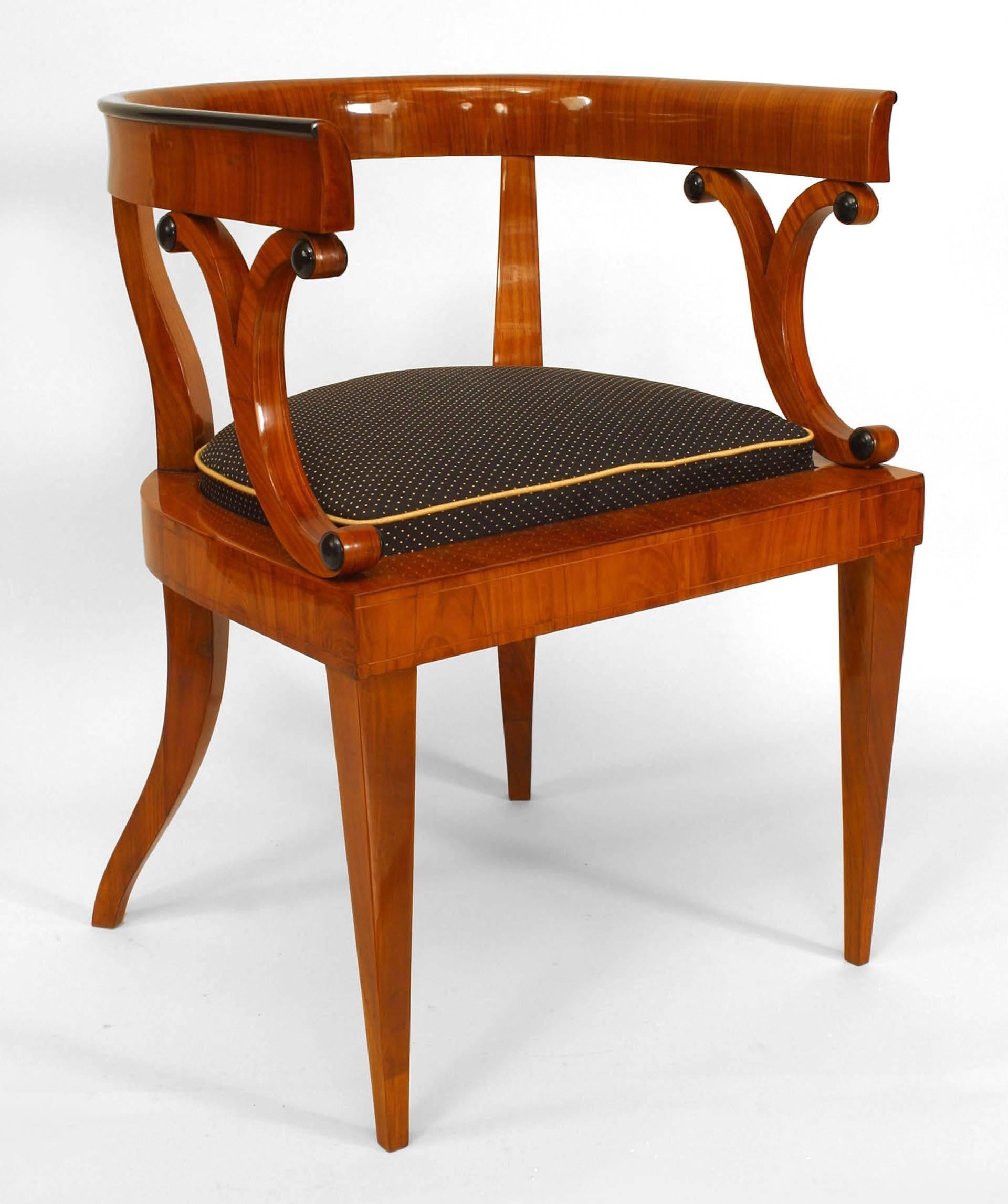 19th Century Pair of Austrian Biedermeier Veneer Armchairs For Sale
