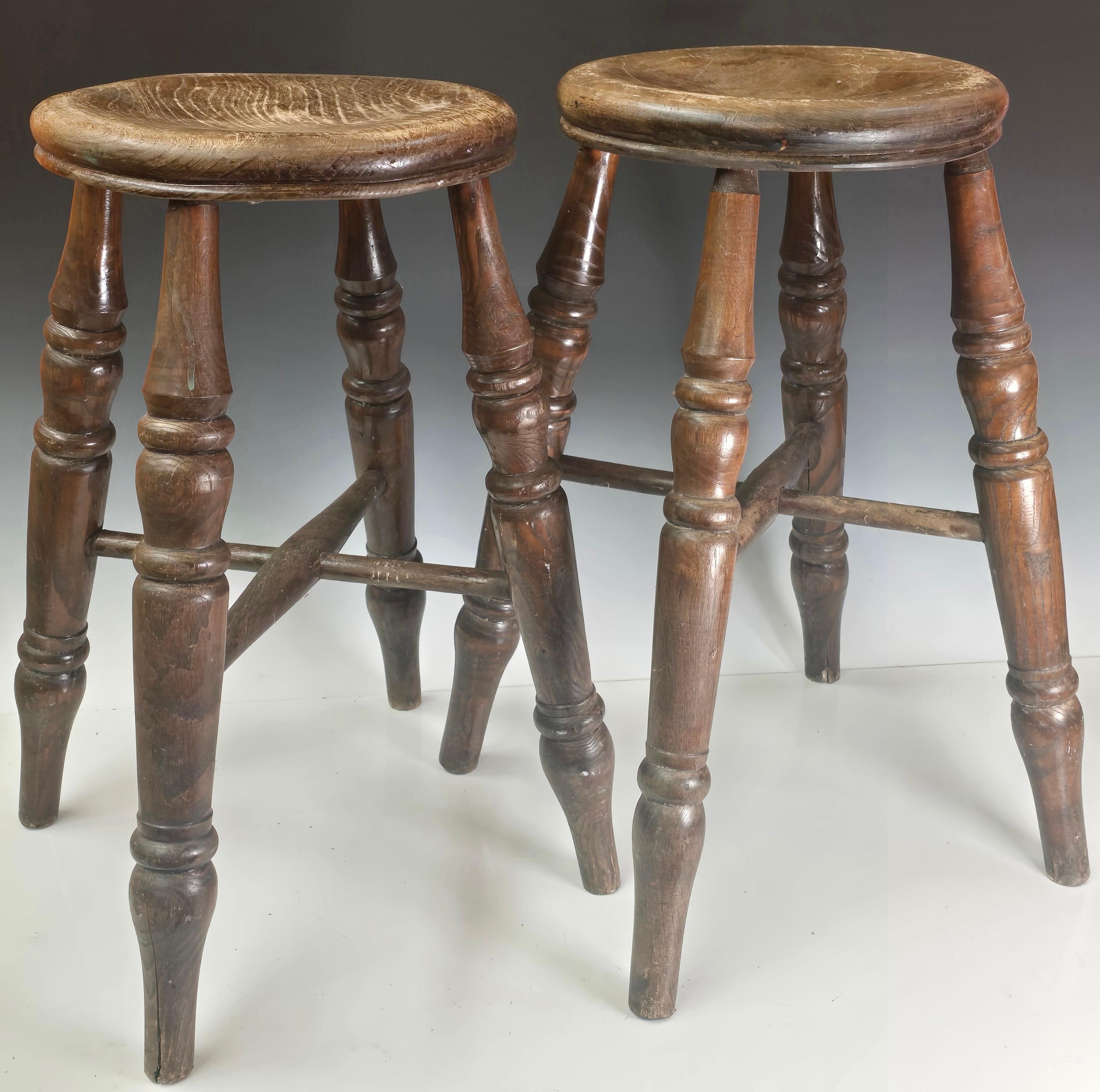 Paire de tabourets de traite en Oak du début du 19ème siècle. en vente 2