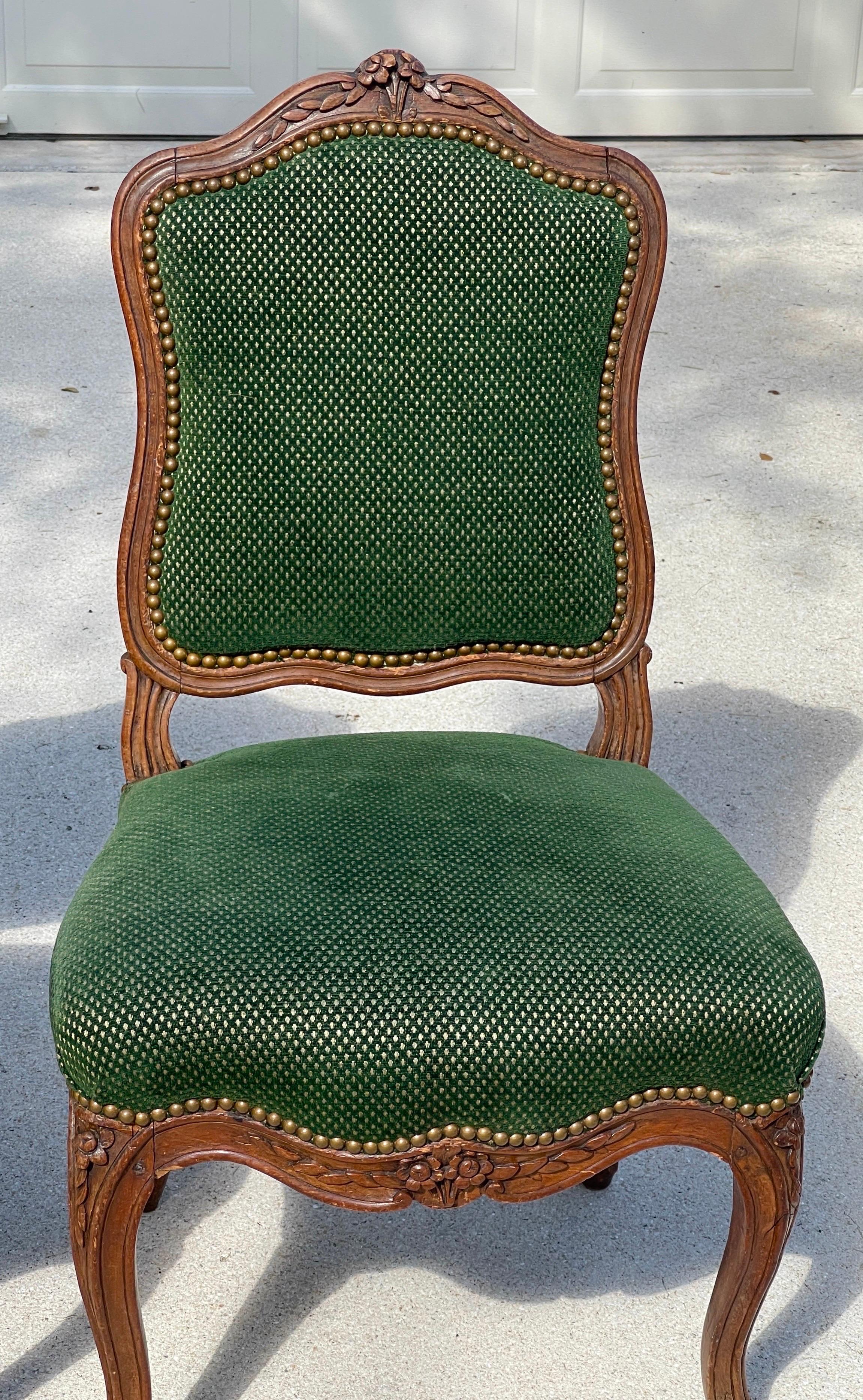 Pareja de relojes de principios del siglo XIX C Sillas Bergère Francesas Estilo Luis XV Madera en venta