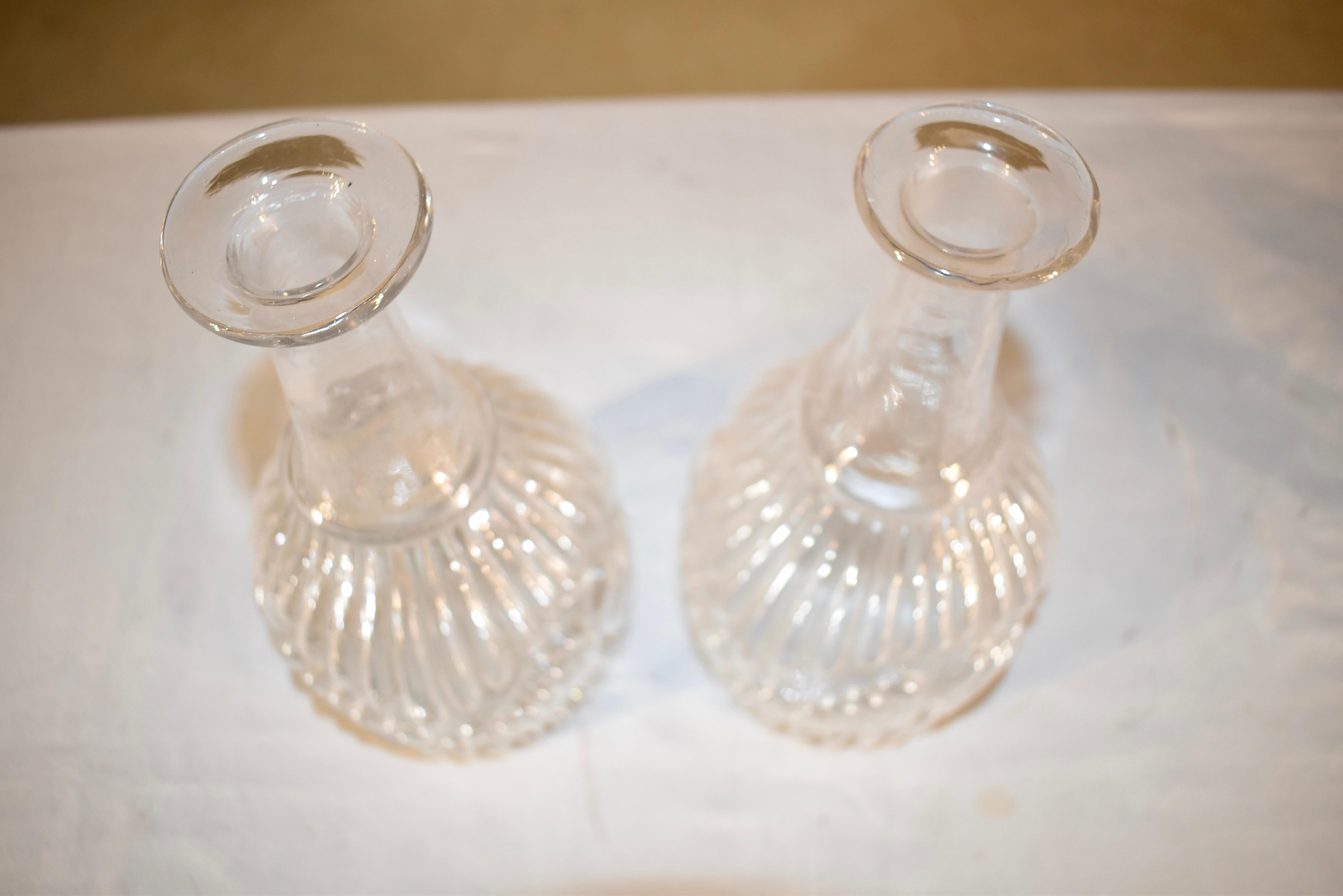 Pair of Early 19th Century American Mold Blown Decanters For Sale 5