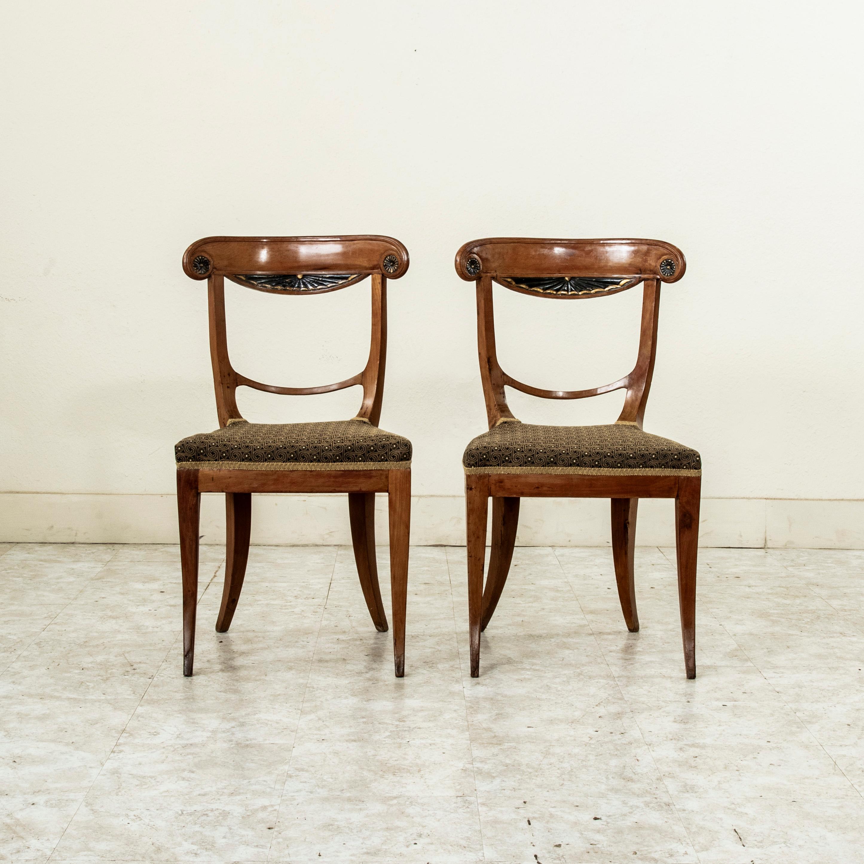 Ebonized Pair of Early 19th Century Austrian Biedermeier Walnut Side Chairs For Sale