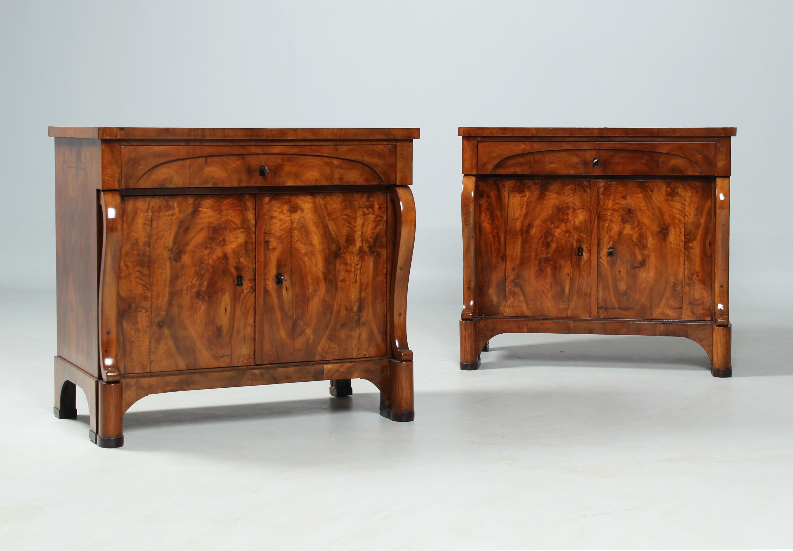 Pair of Early 19th Century Biedermeier Chests or Sideboards, Walnut, c. 1825 9
