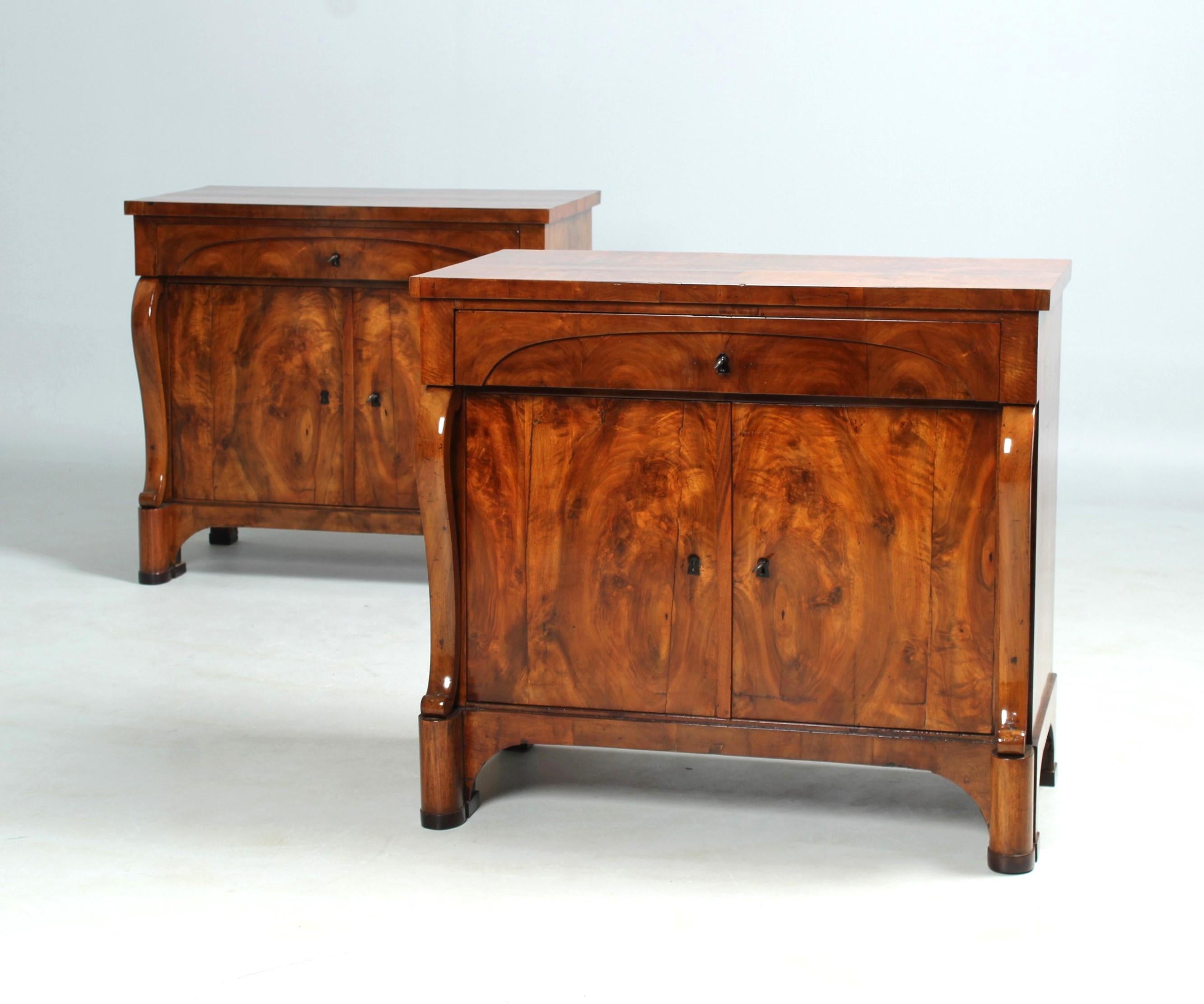 Pair of Early 19th Century Biedermeier Chests or Sideboards, Walnut, c. 1825 3