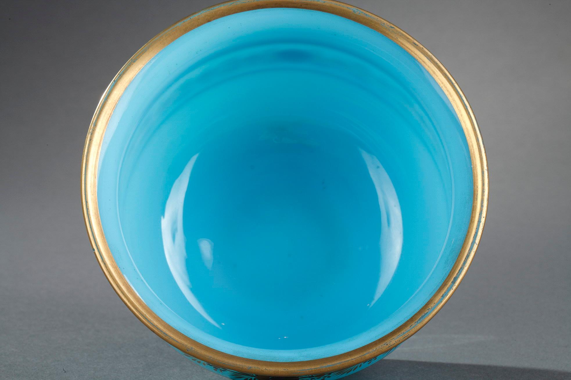 Paire de coupes en opaline bleue du début du 19e siècle par Desvignes 8