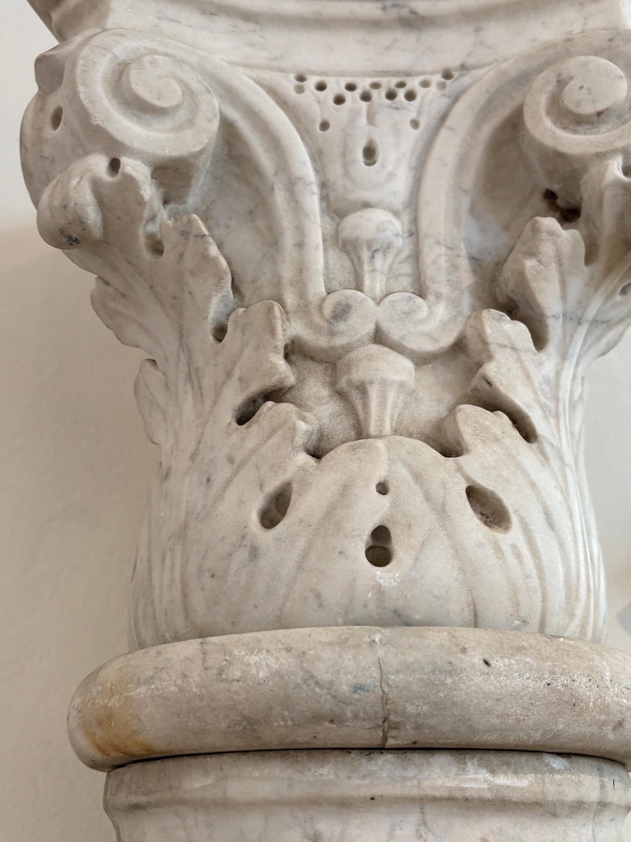 Pair of Early 19th Century Carved White Marble Columns For Sale 7
