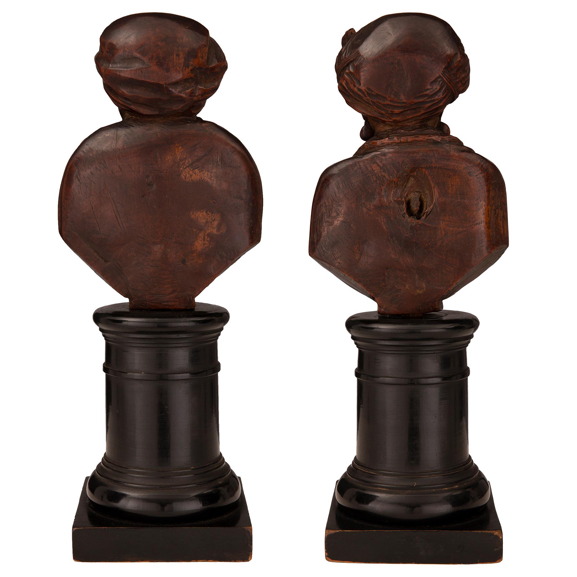 Pair of Early 19th Century Carved Walnut and Fruitwood Busts of Turkish Nobles In Good Condition For Sale In West Palm Beach, FL