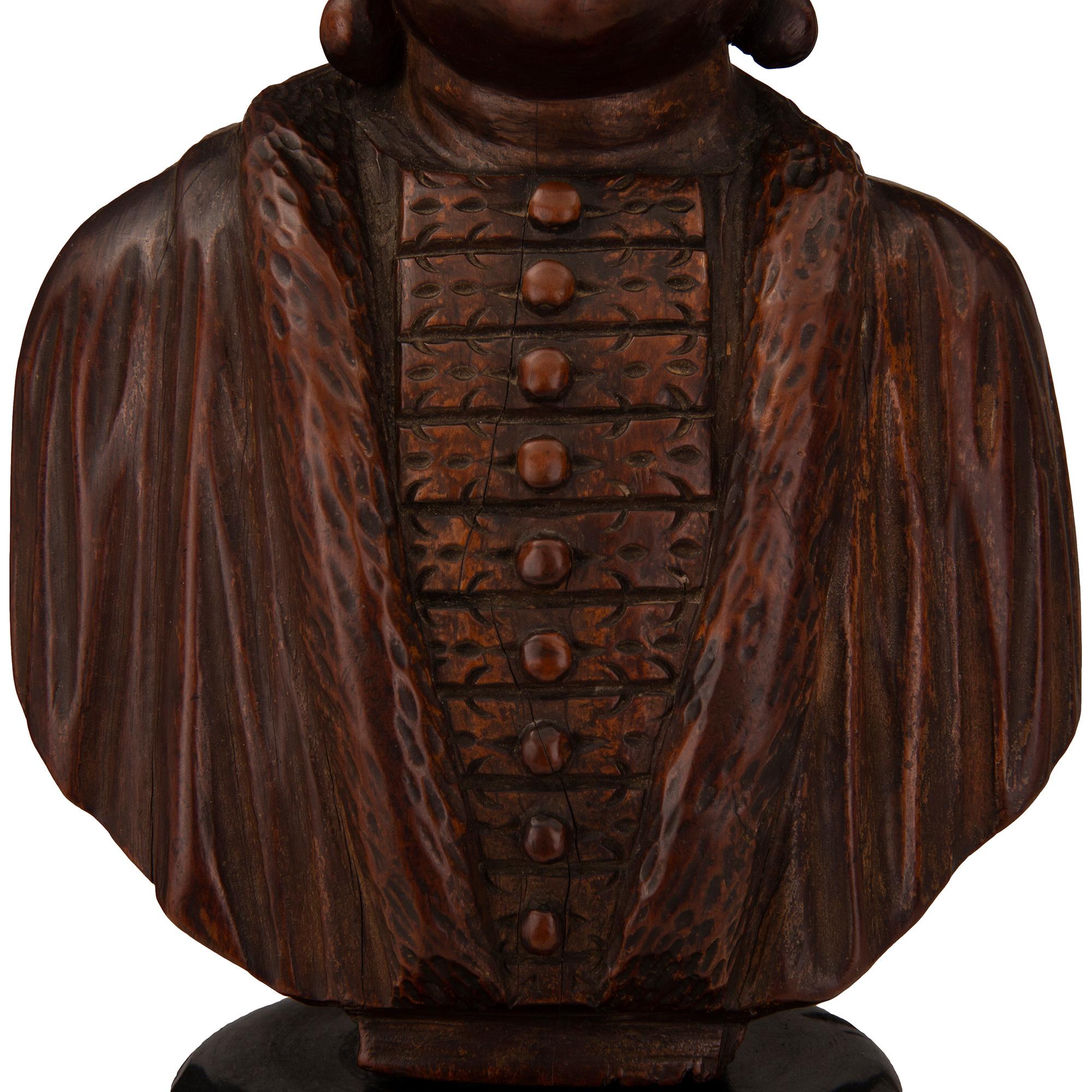 Pair of Early 19th Century Carved Walnut and Fruitwood Busts of Turkish Nobles For Sale 4