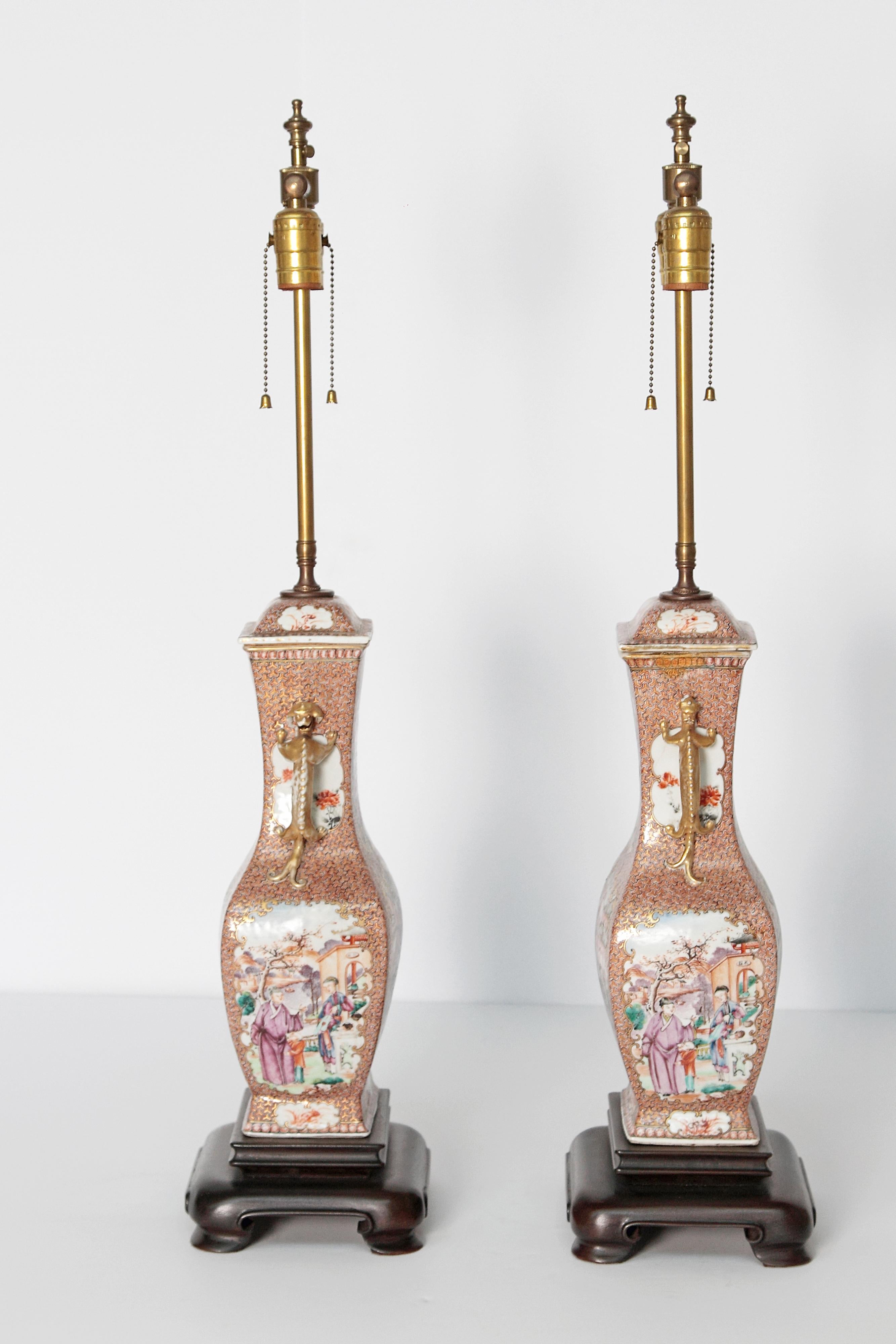 Paar chinesische Export-Rosen-Mandarin-Porzellangefäße aus dem frühen 19. Jahrhundert als Lampen im Angebot 3