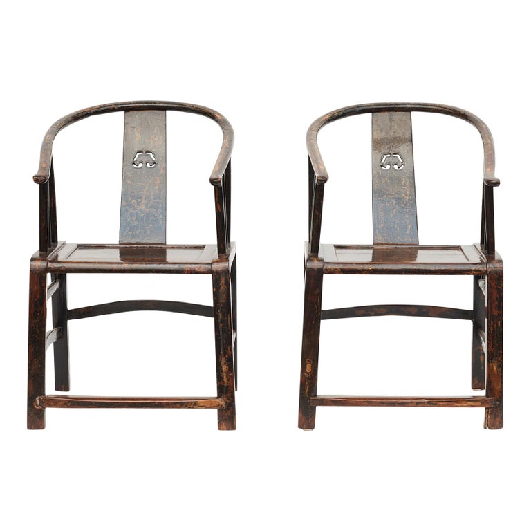 Pair of Early 19th Century Chinese 'Lazy Chairs' in Walnut and Black Lacquer For Sale