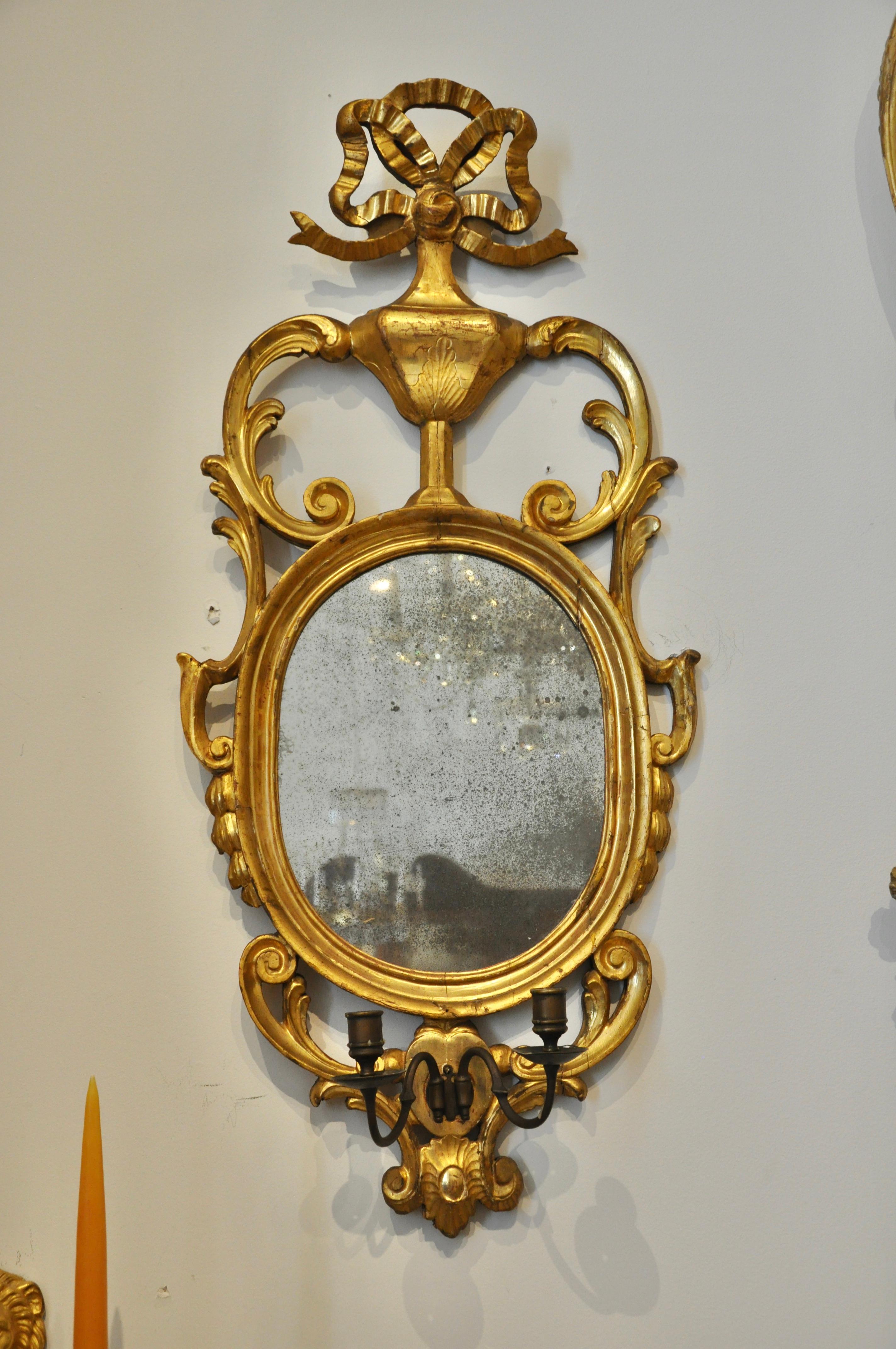 Pair of Early 19th Century Continental Neoclassical Giltwood Sconce Mirrors In Good Condition For Sale In Essex, MA