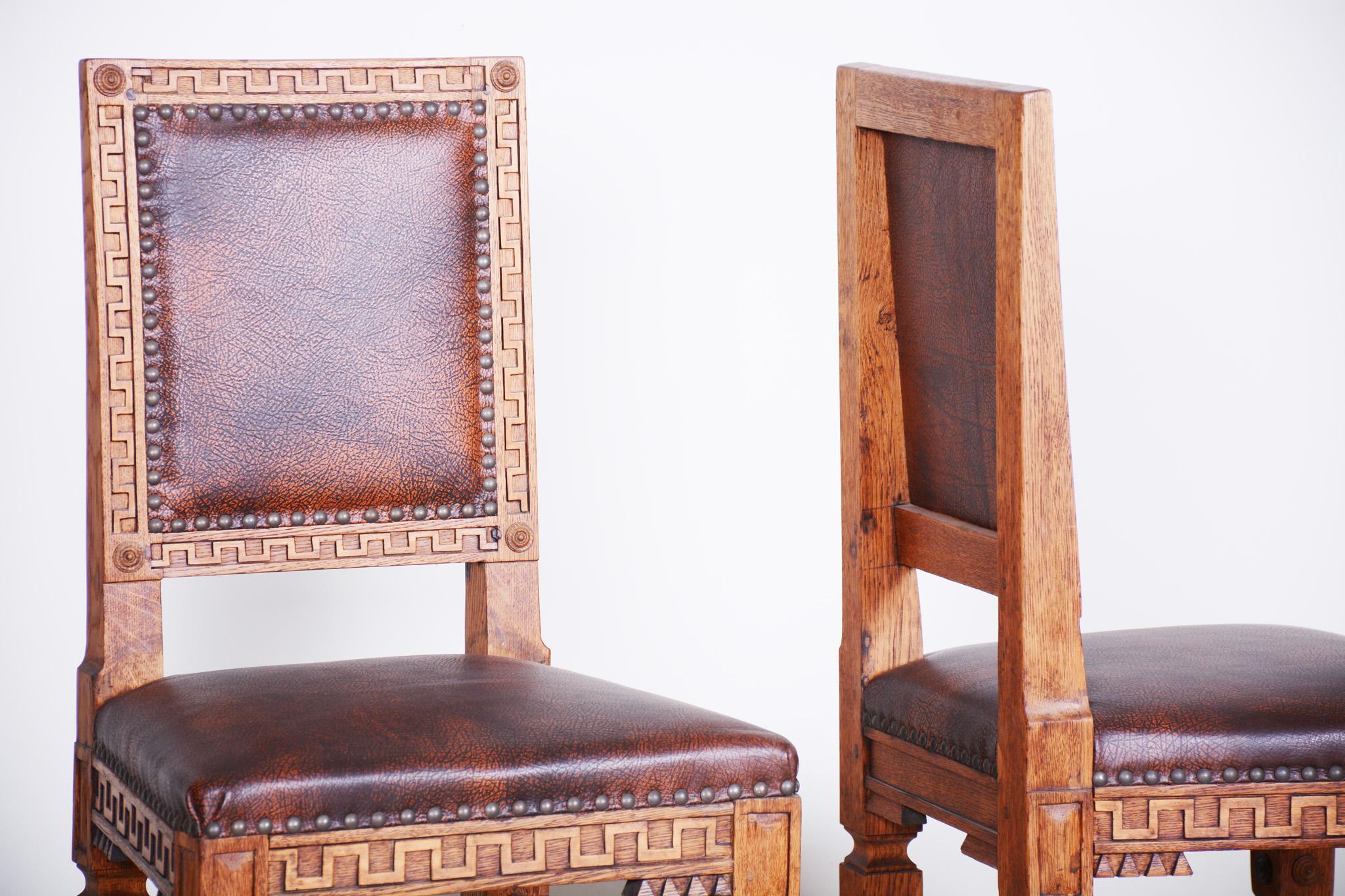 Pair of Early 19th Century Czech Biedermeier Oak Chairs, Czechia, 1800s For Sale 3