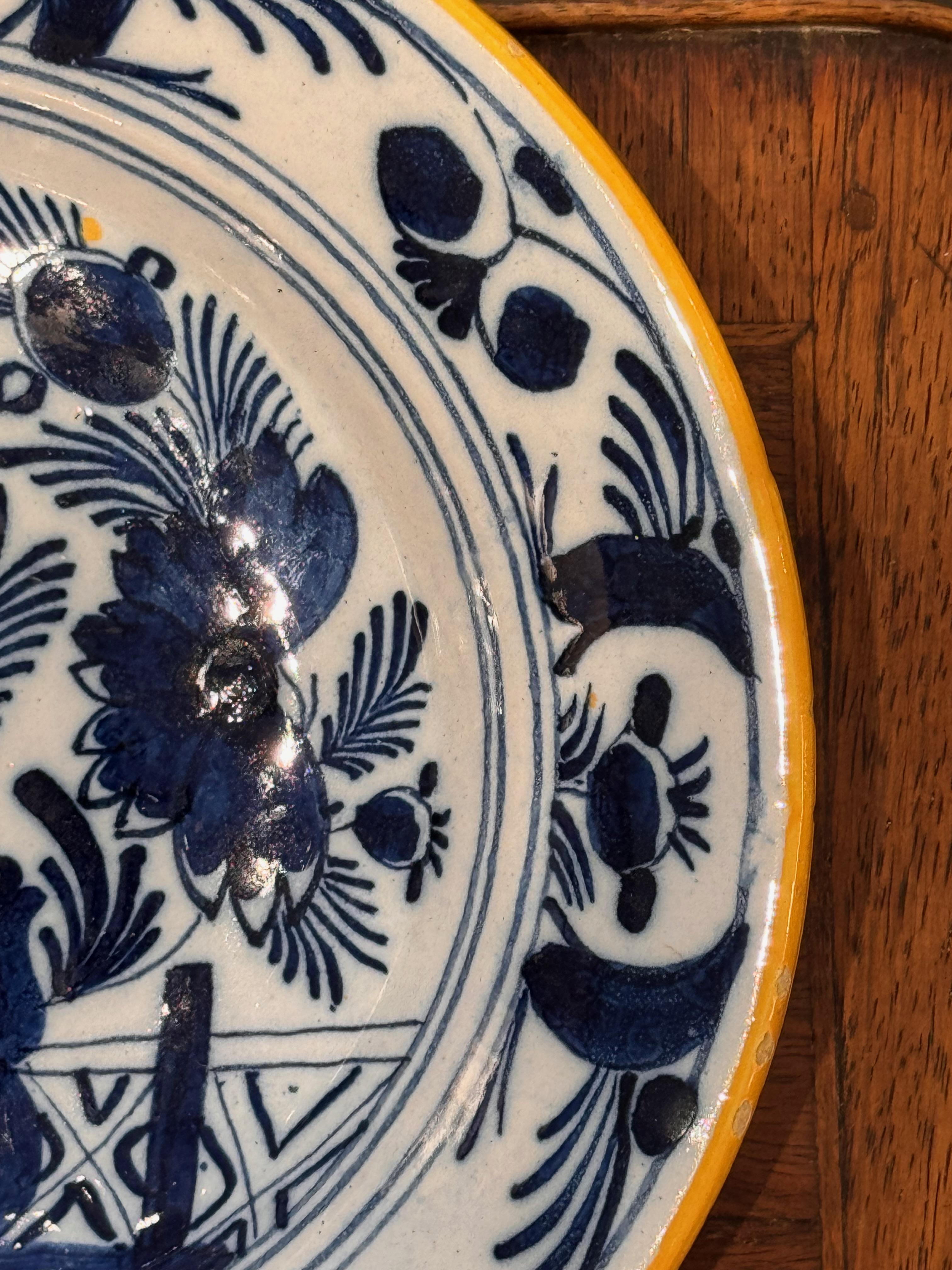 Faïence de Delft Paire d'assiettes Delft du début du 19e siècle en vente