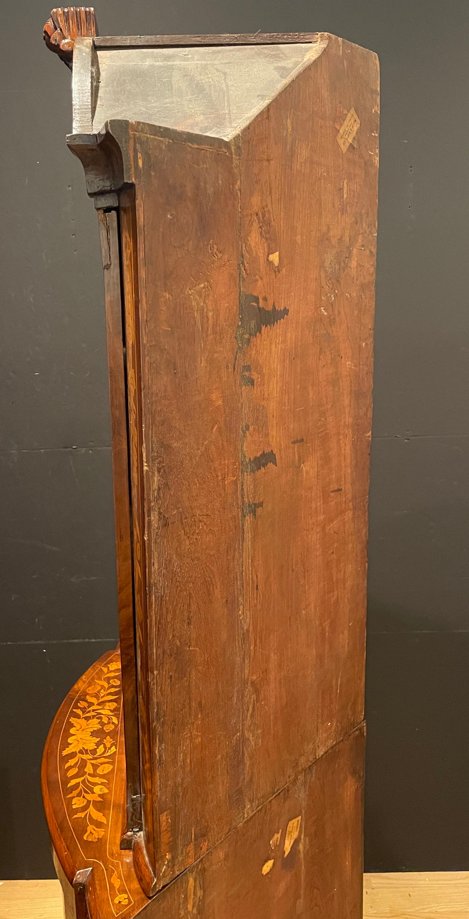 Pair of Early 19th Century Dutch Marquetry Corner Cupboards For Sale 9