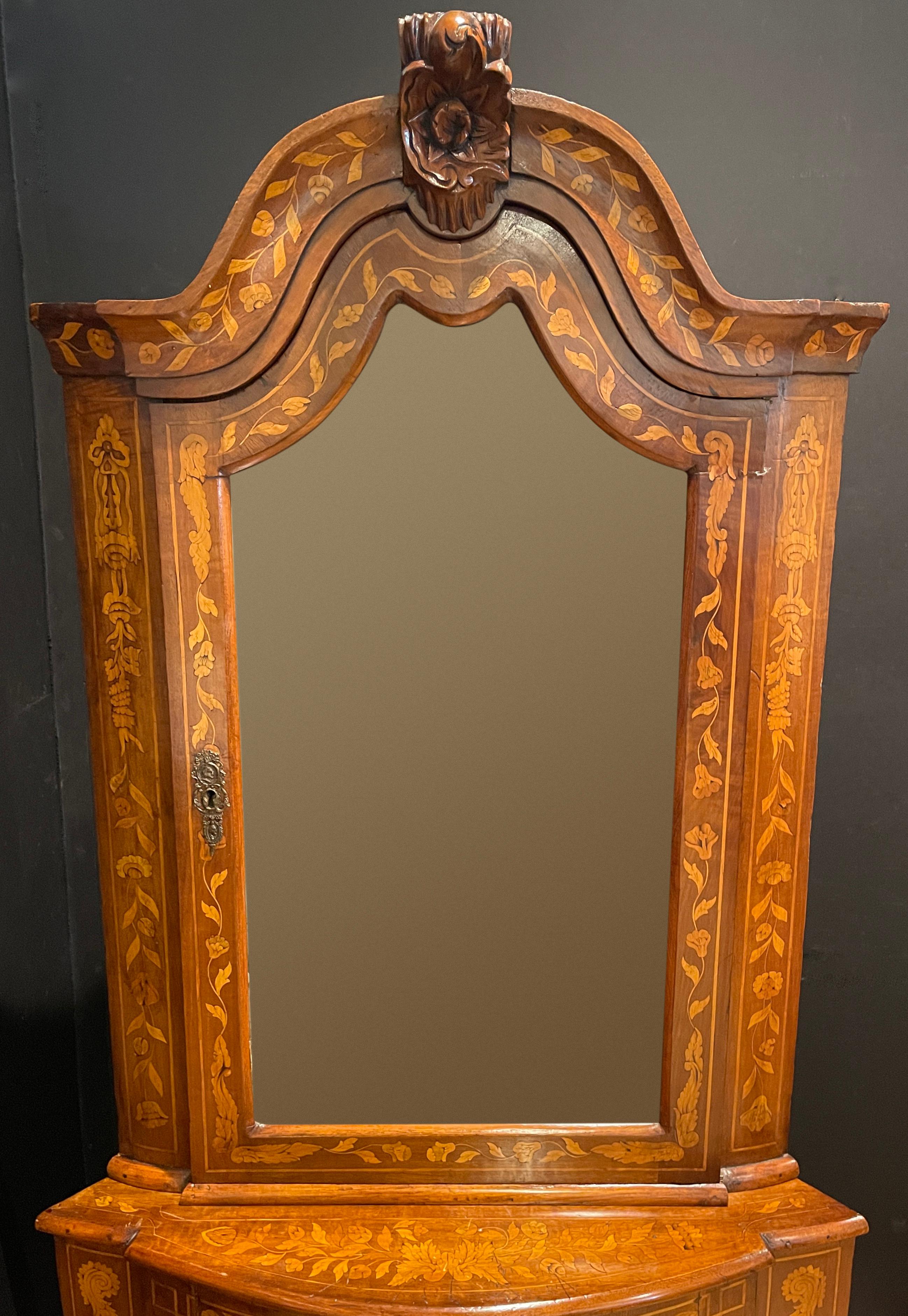 Rococo Pair of Early 19th Century Dutch Marquetry Corner Cupboards For Sale