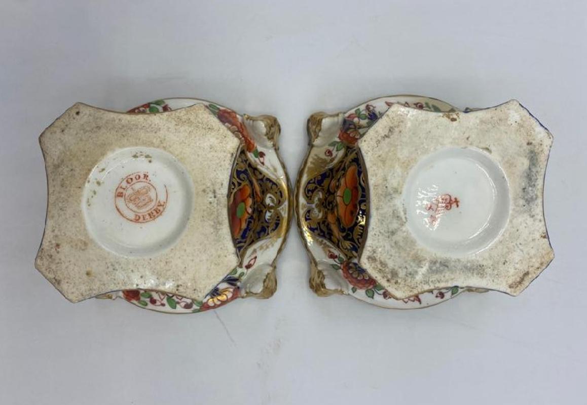 Pair of Early 19th Century English Bloor Derby Porcelain Pastille Burners In Good Condition In Middleburg, VA