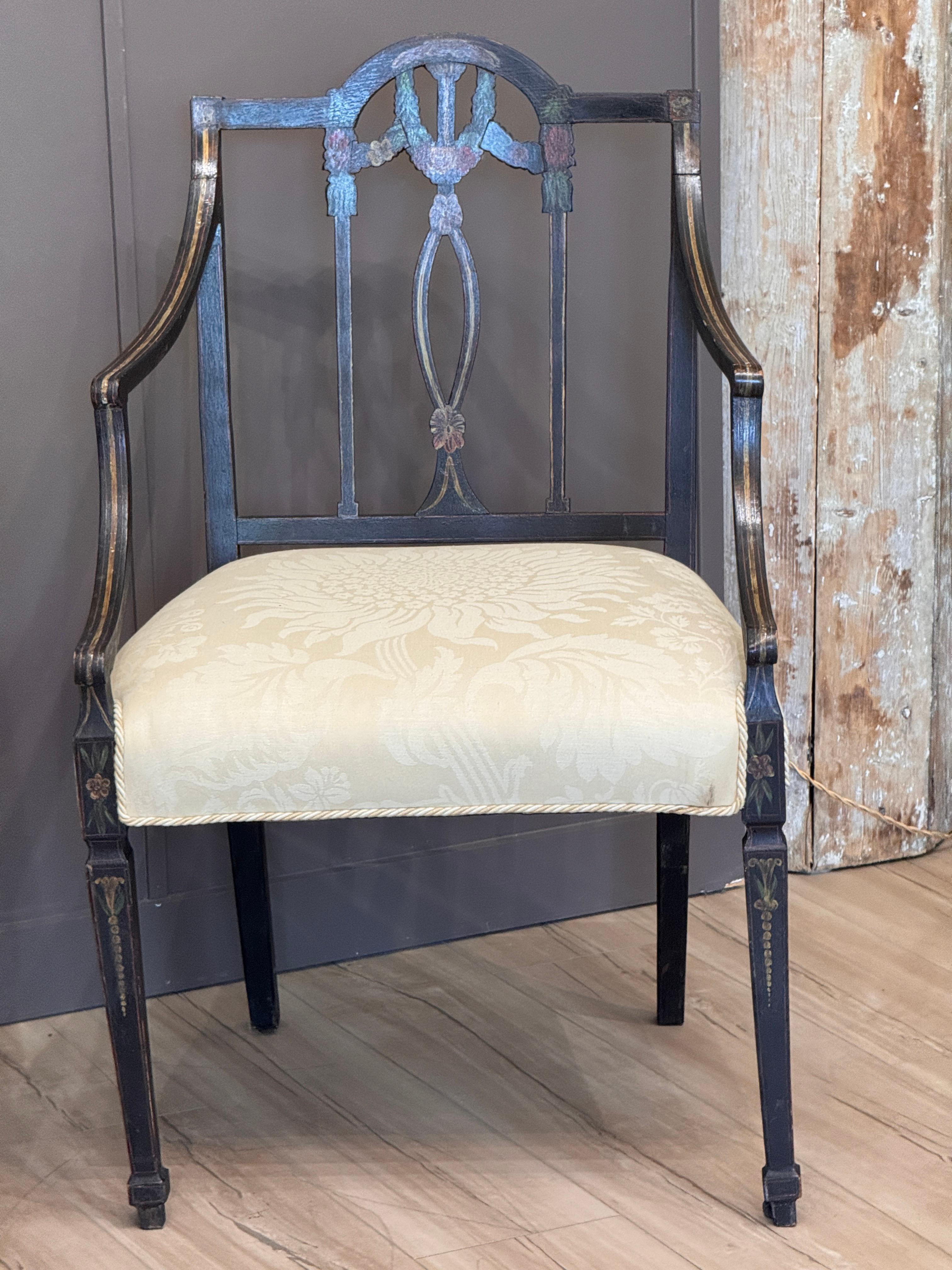Pareja de sillones ingleses de principios del siglo XIX decorados con pintura en Bueno estado para la venta en Charlottesville, VA