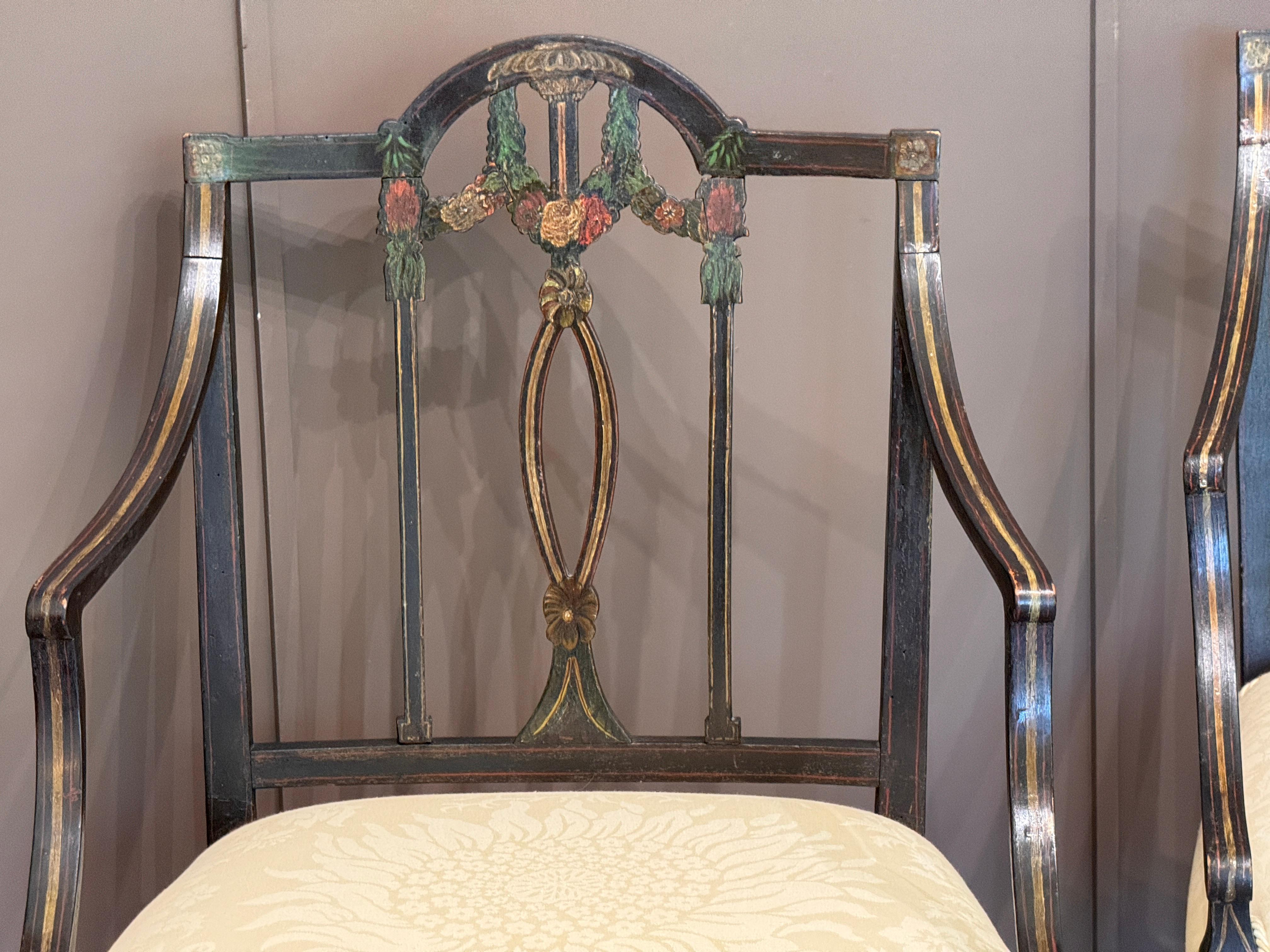 Pareja de sillones ingleses de principios del siglo XIX decorados con pintura Tapicería en venta