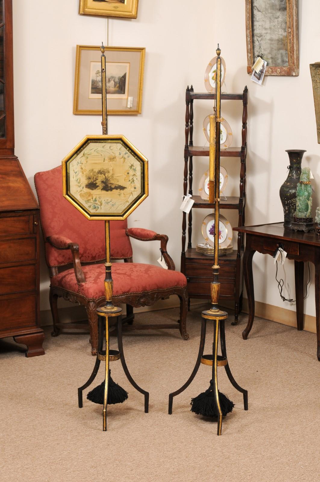Pair of Early 19th Century English Regency Black Lacquered Pole Screens In Good Condition For Sale In Atlanta, GA