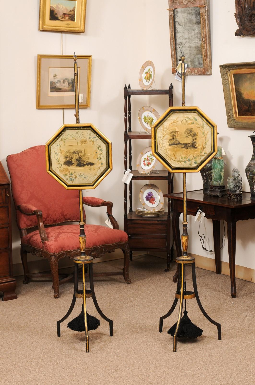 Pair of Early 19th Century English Regency Black Lacquered Pole Screens For Sale 3