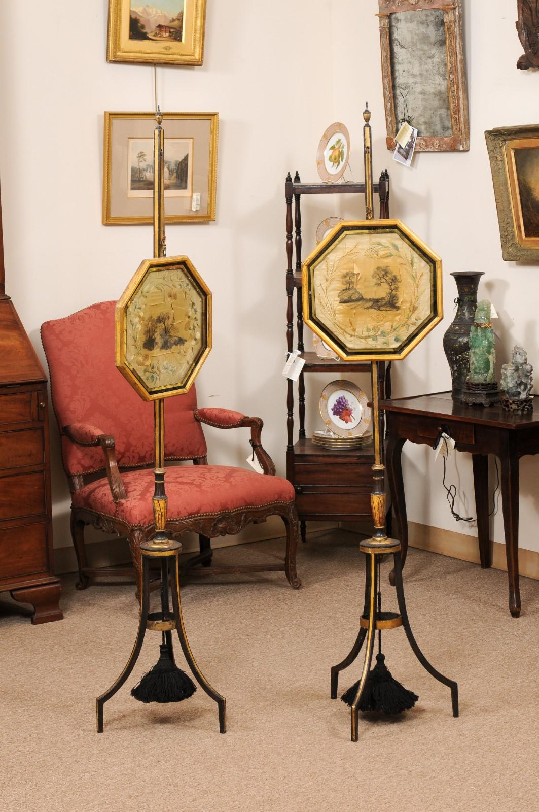 Pair of Early 19th Century English Regency Black Lacquered Pole Screens For Sale 4