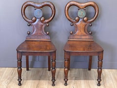 Pareja de sillas de salón inglesas de caoba de la Regencia de principios del siglo XIX