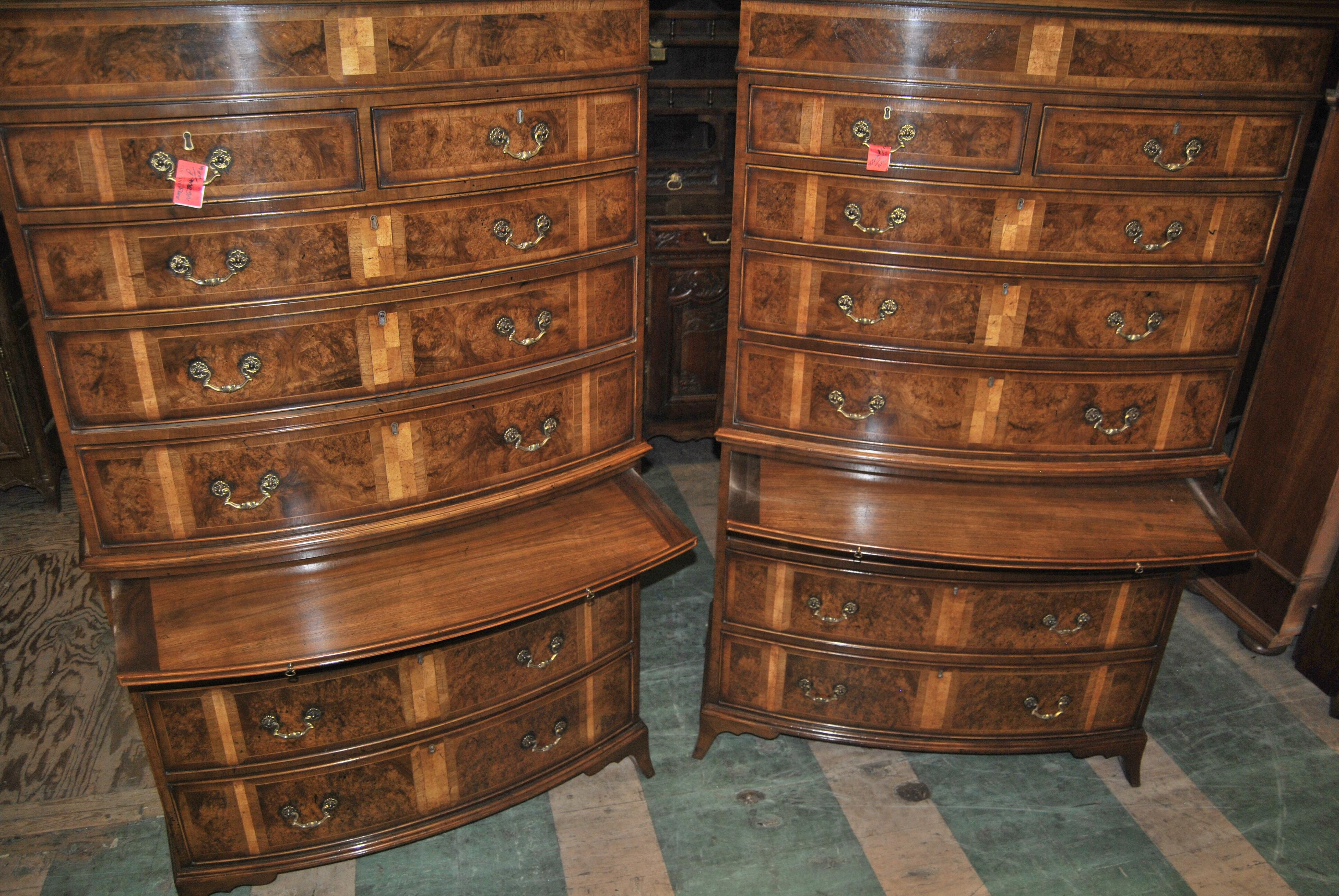 Pair of Early 19th Century English Walnut Bow Front Chest on Chests In Good Condition In Savannah, GA