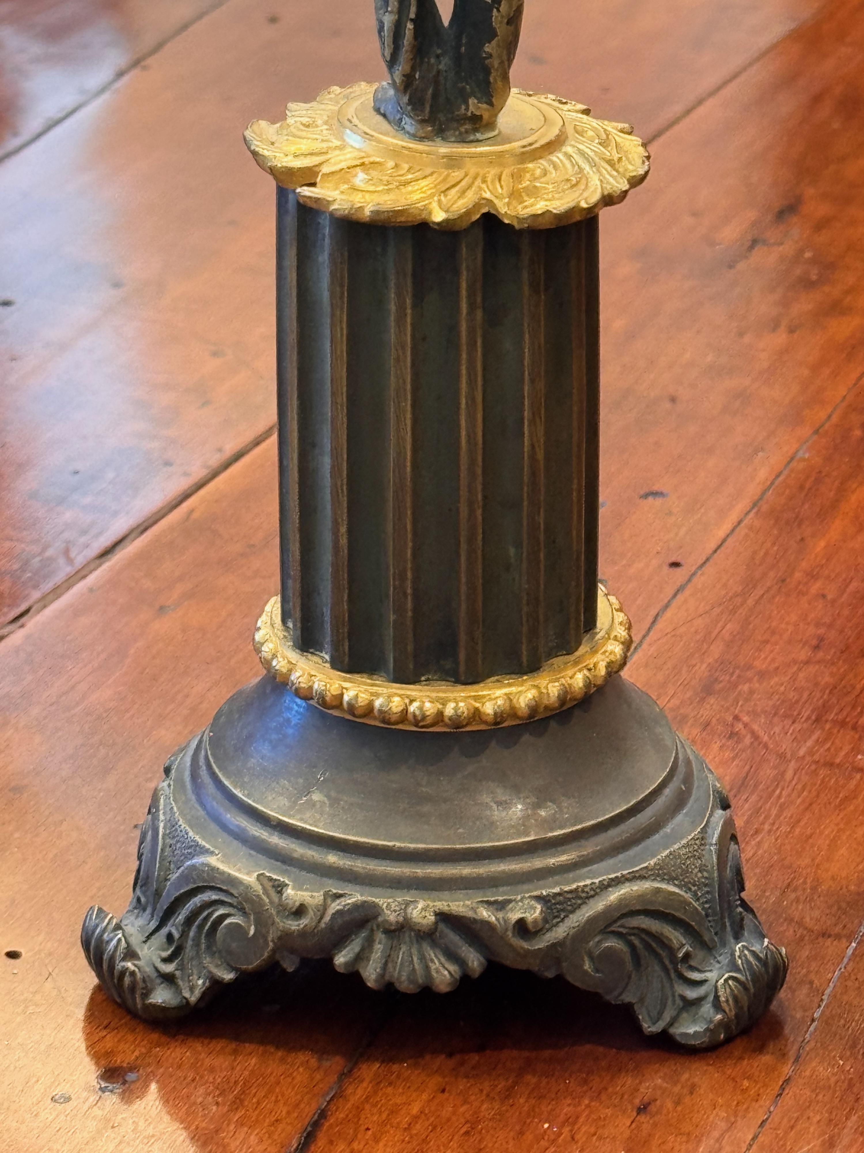 Coppia di candelabri impero francesi del primo Ottocento in vendita 2