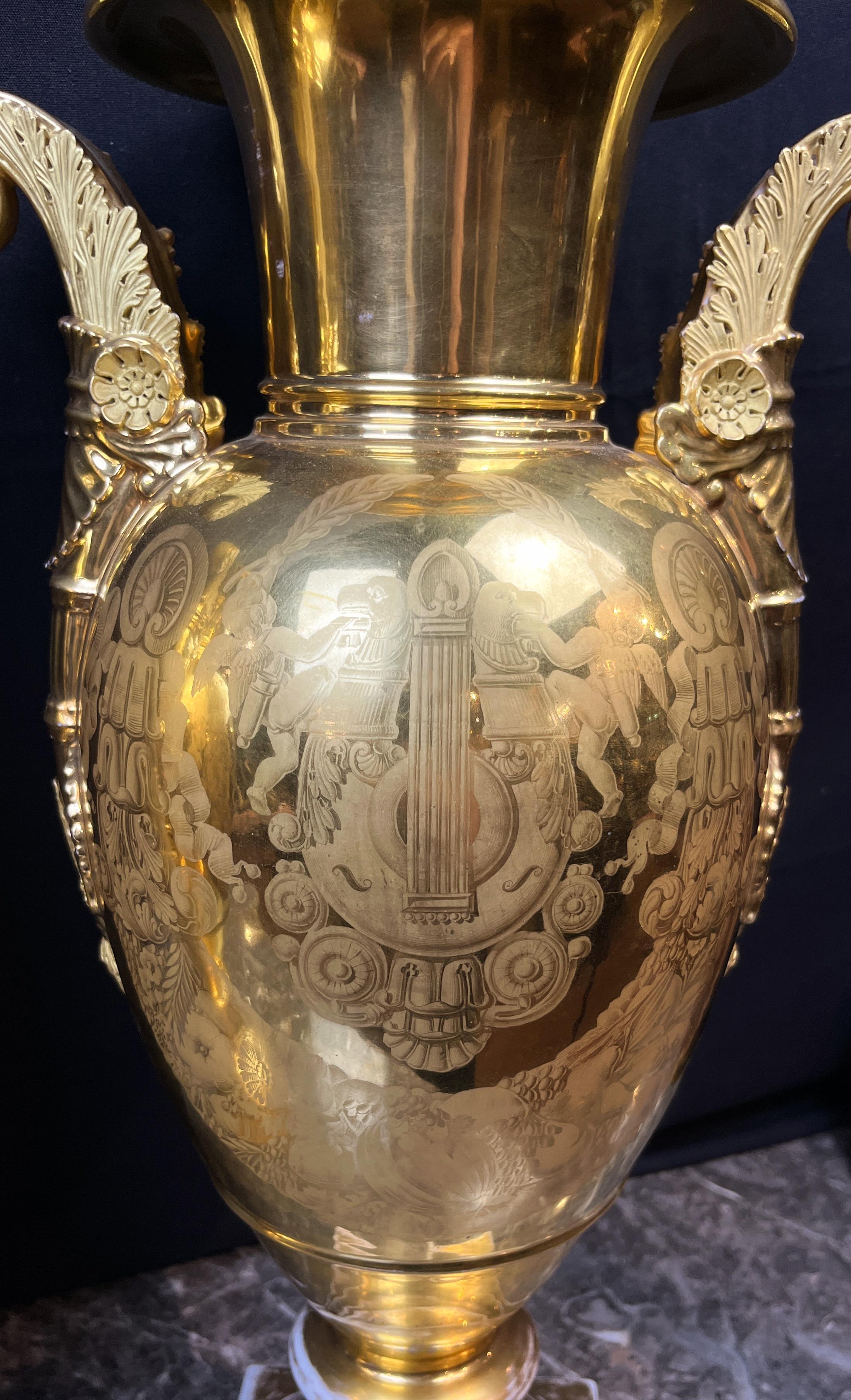 Calco Importante  Coppia di Darte Frere  inizio del XIX secolo.  Impero francese  Porcellana  Vasi in vendita
