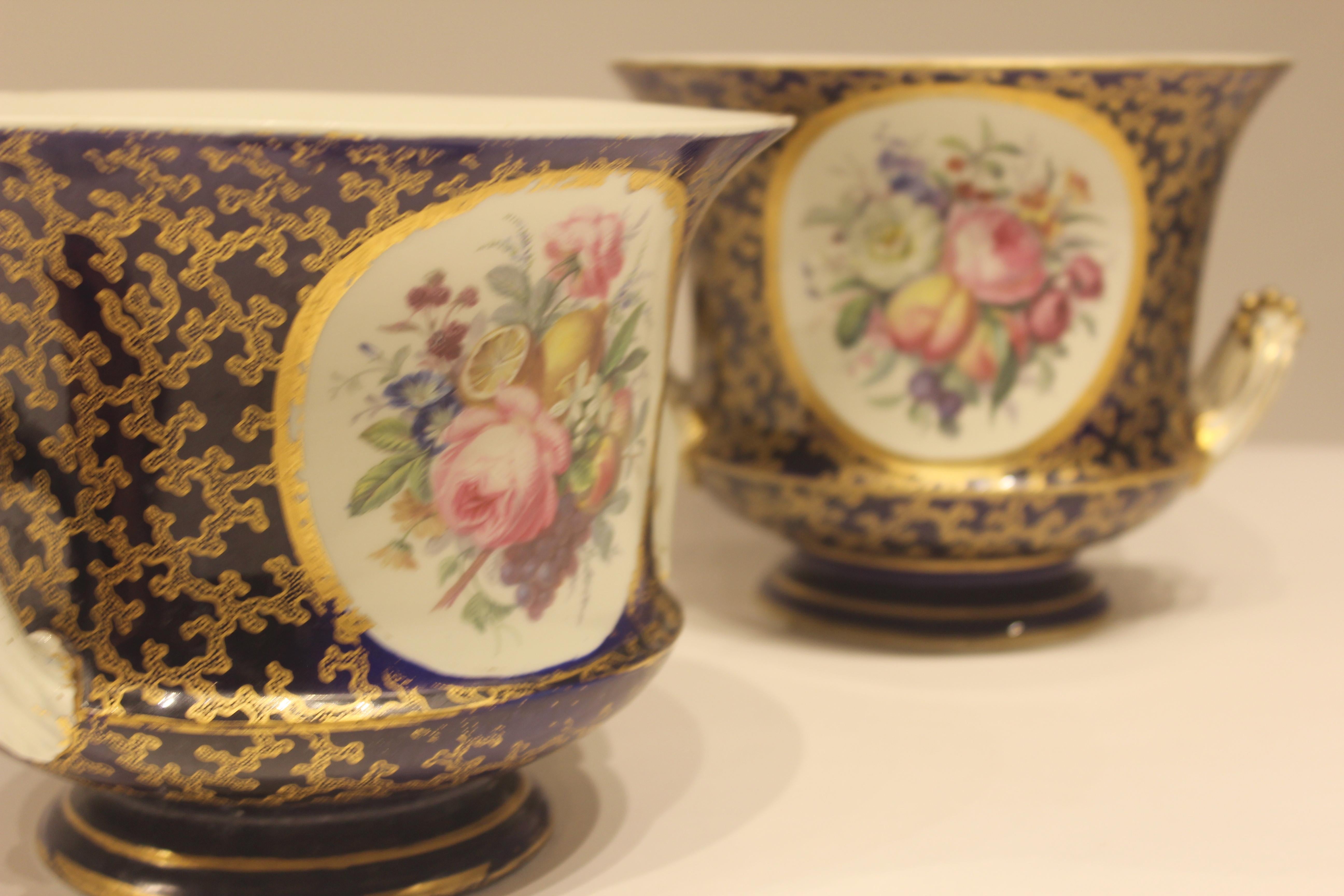 Pair of early 19th Century French Hand Painted Serves Cache Pot For Sale 1