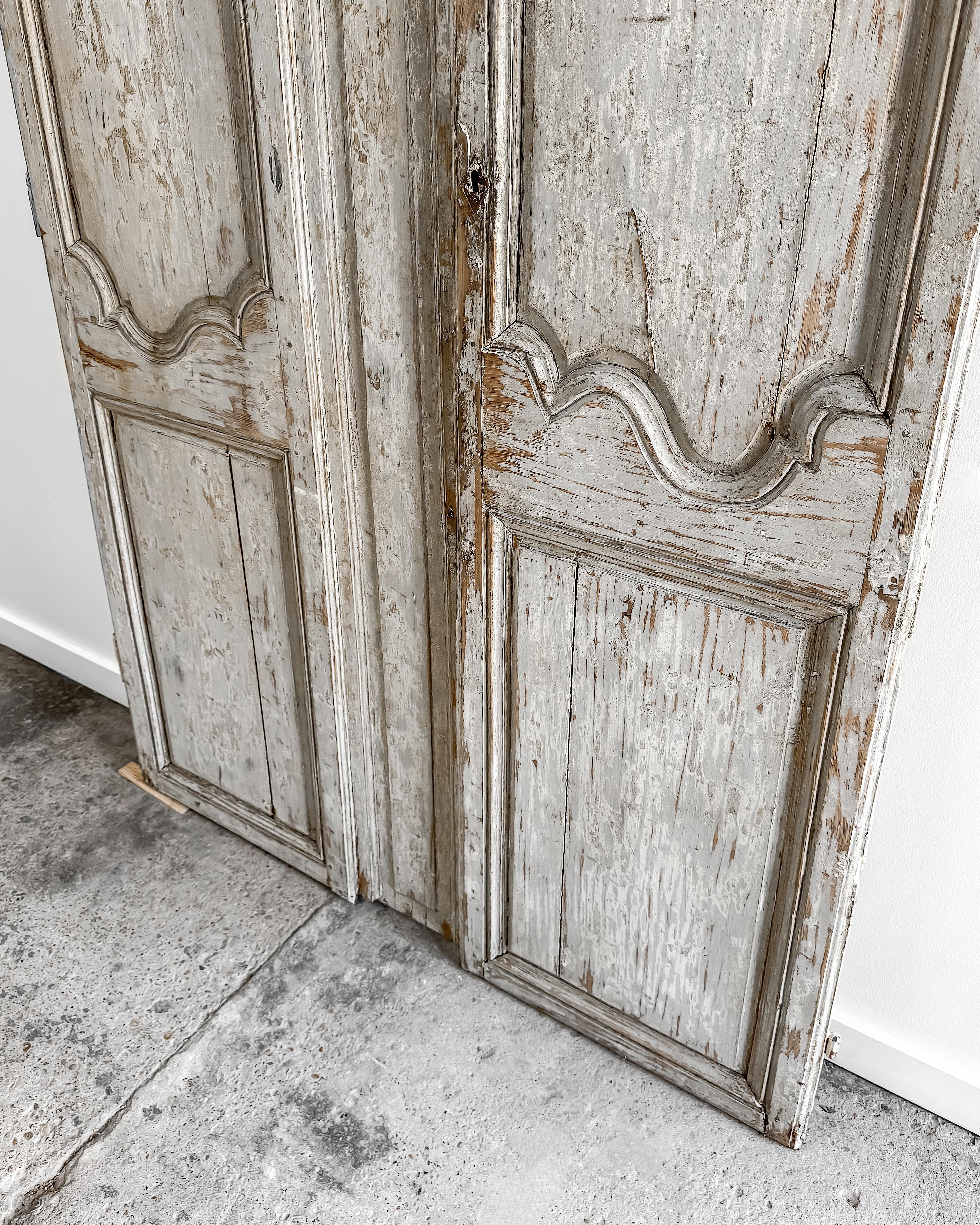 Par de puertas de armario provinciales francesas de principios del siglo XIX en venta 4