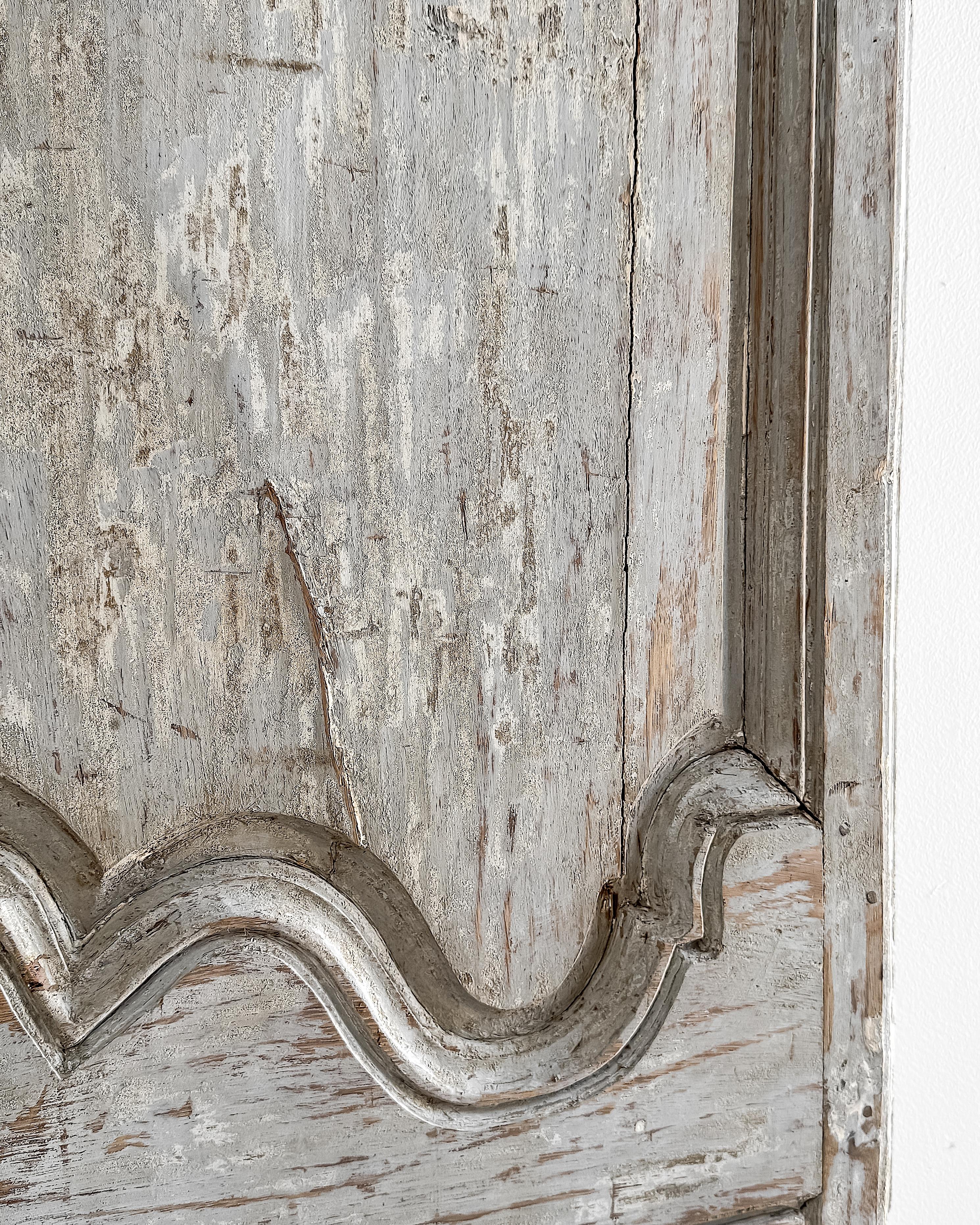 Par de puertas de armario provinciales francesas de principios del siglo XIX en venta 6