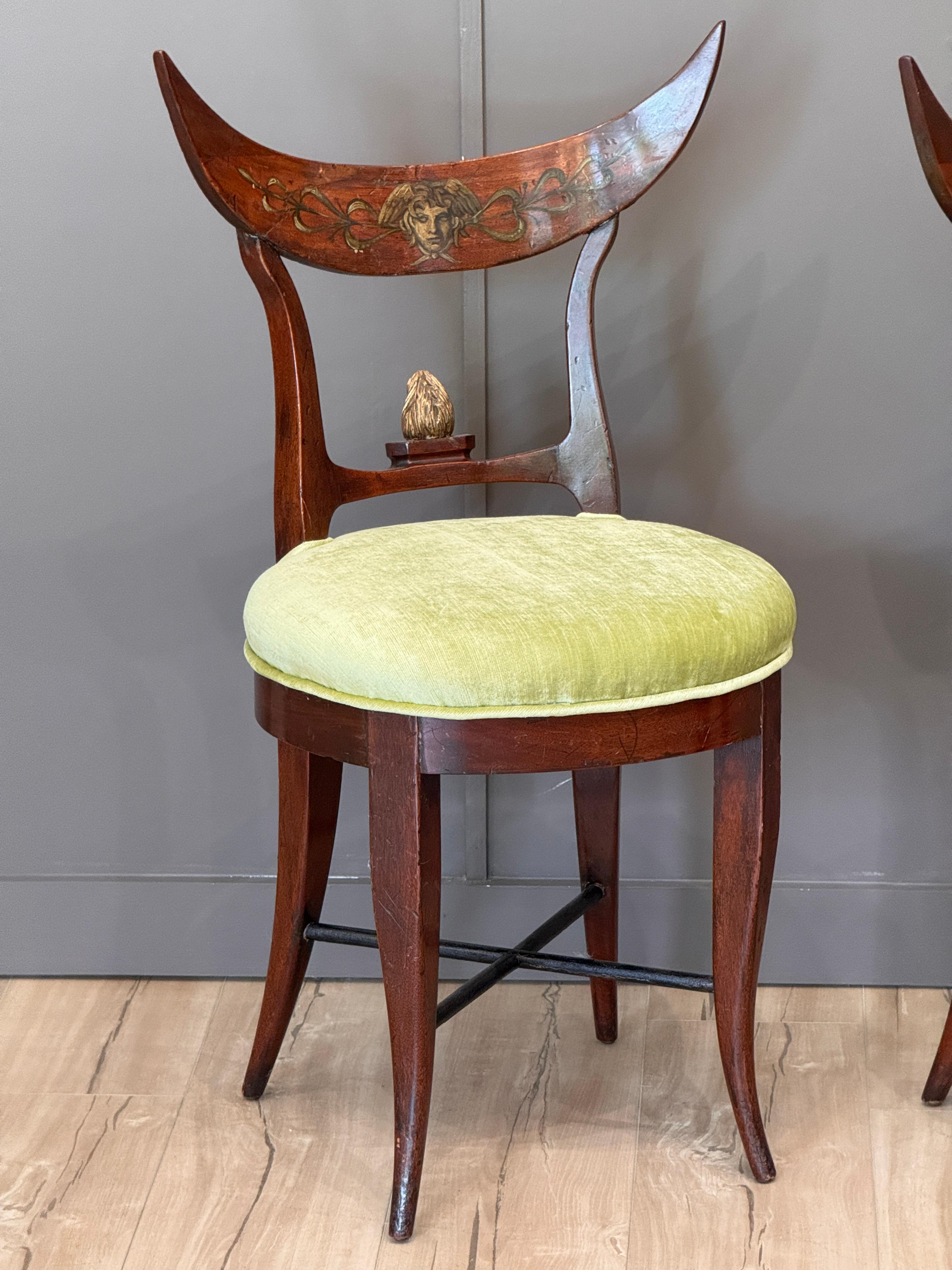 Coppia di sedie Biedermeier tedesche dell'inizio del XIX secolo In condizioni buone in vendita a Charlottesville, VA