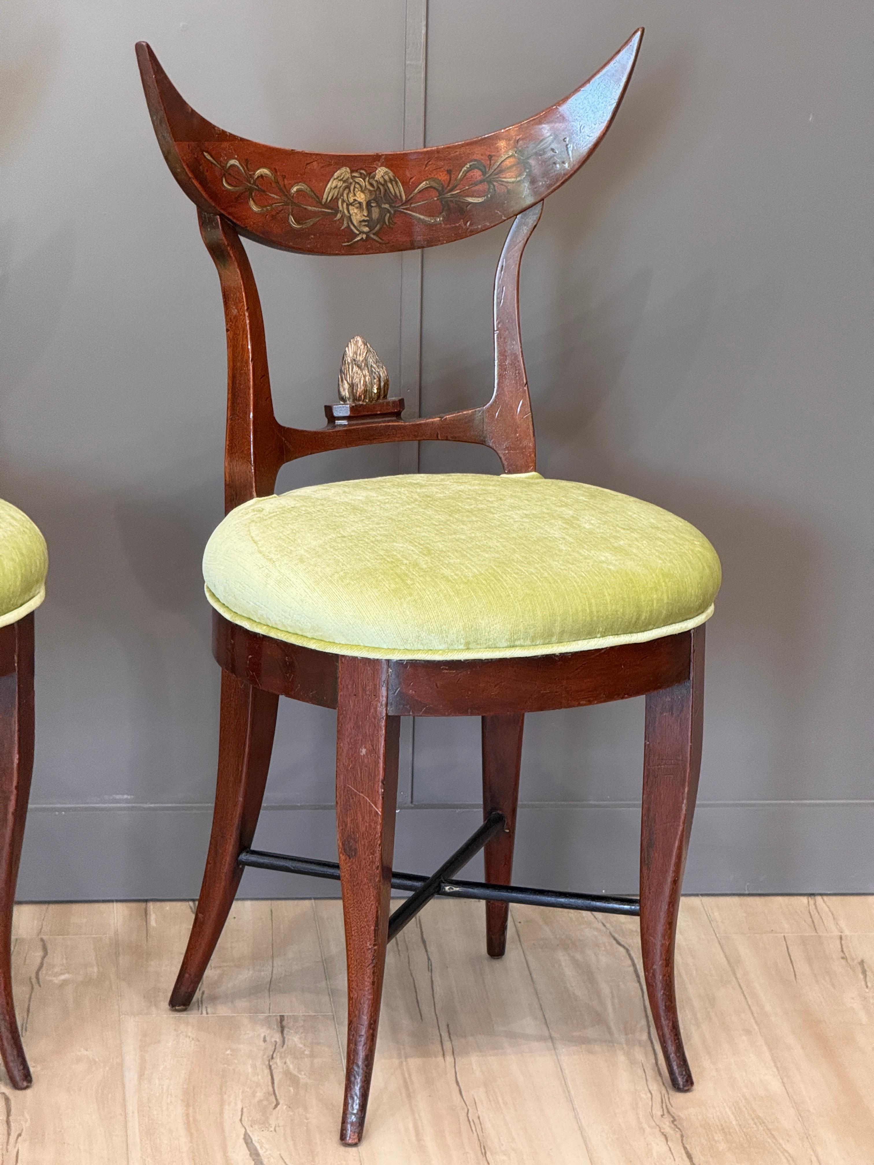Tessuto Coppia di sedie Biedermeier tedesche dell'inizio del XIX secolo in vendita