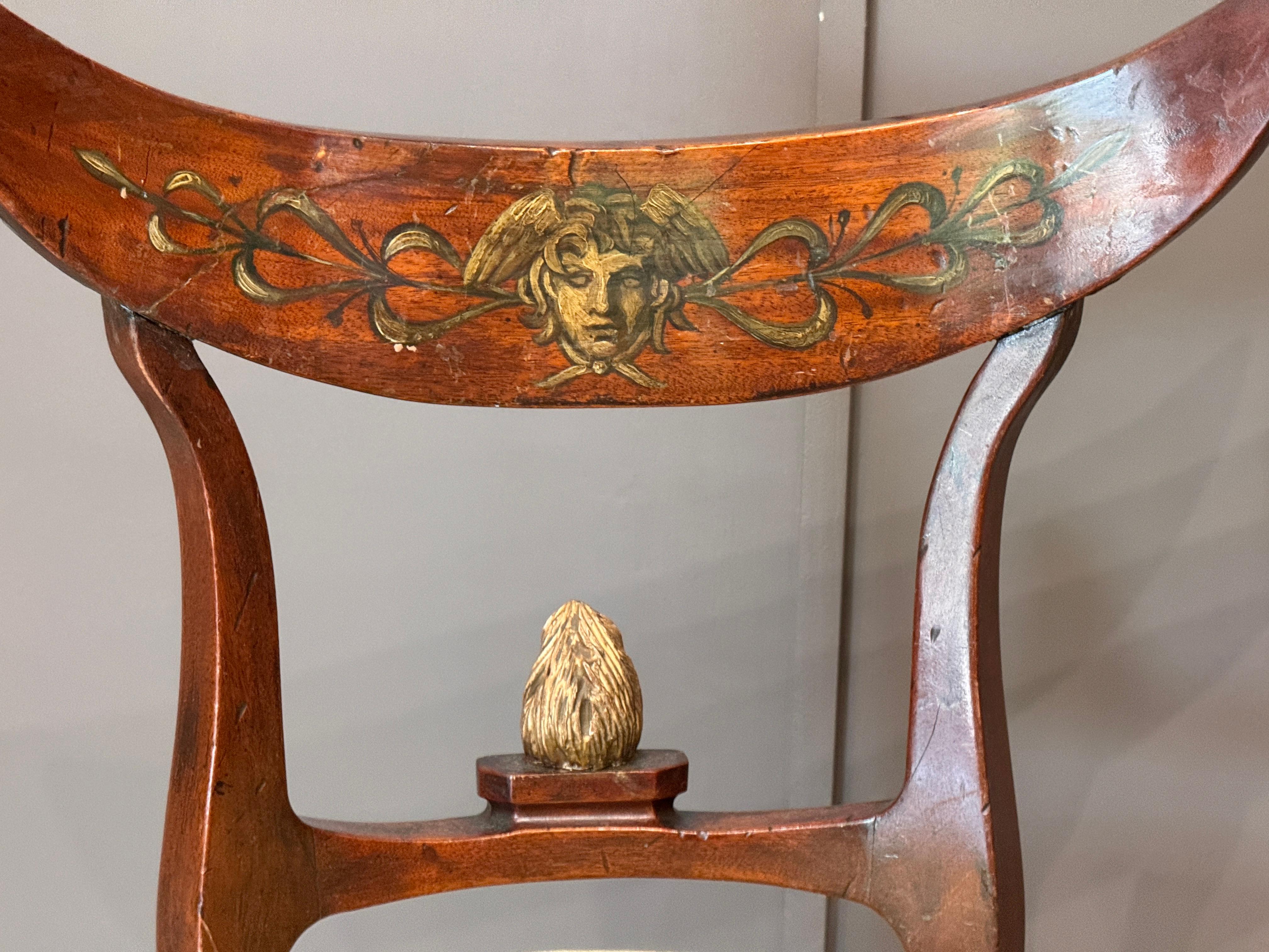 Coppia di sedie Biedermeier tedesche dell'inizio del XIX secolo in vendita 1