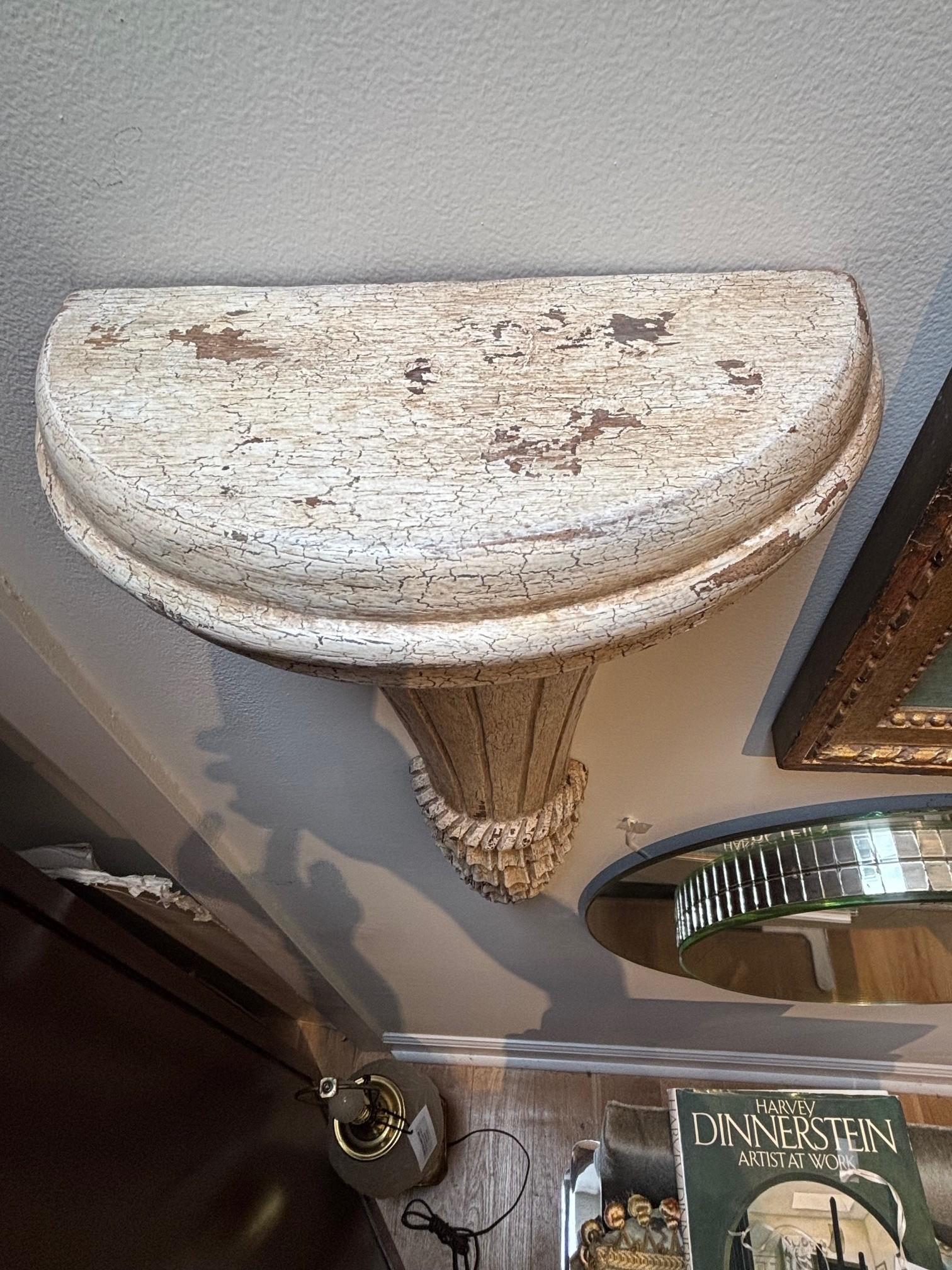 Paire de consoles du début du 19e siècle sculptées et peintes à la main en vente 2