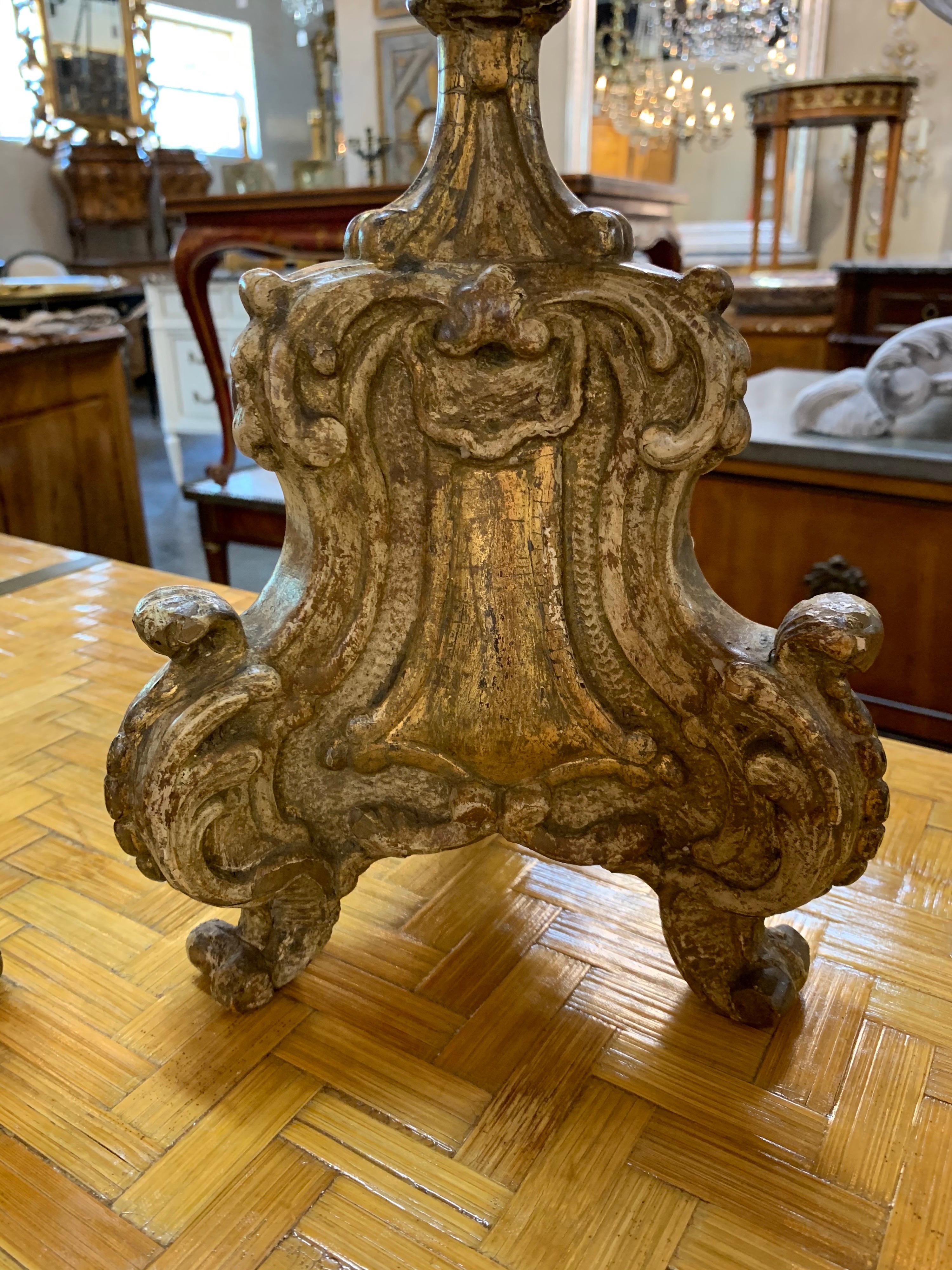 Pair of Early 19th Century Italian Carved Giltwood Altar Prickets In Good Condition In Dallas, TX