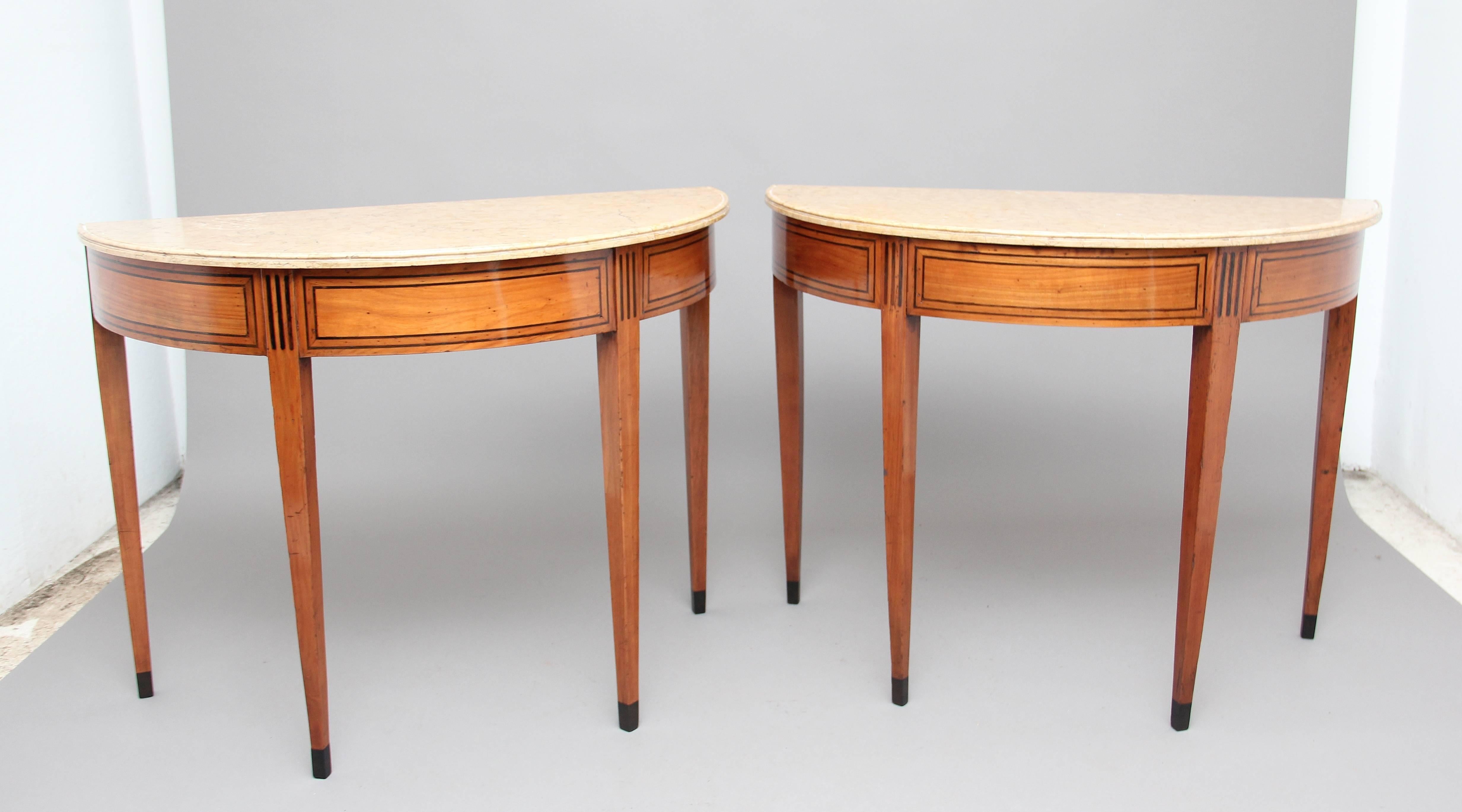 Pair of Early 19th Century Italian Console Tables In Good Condition In Martlesham, GB