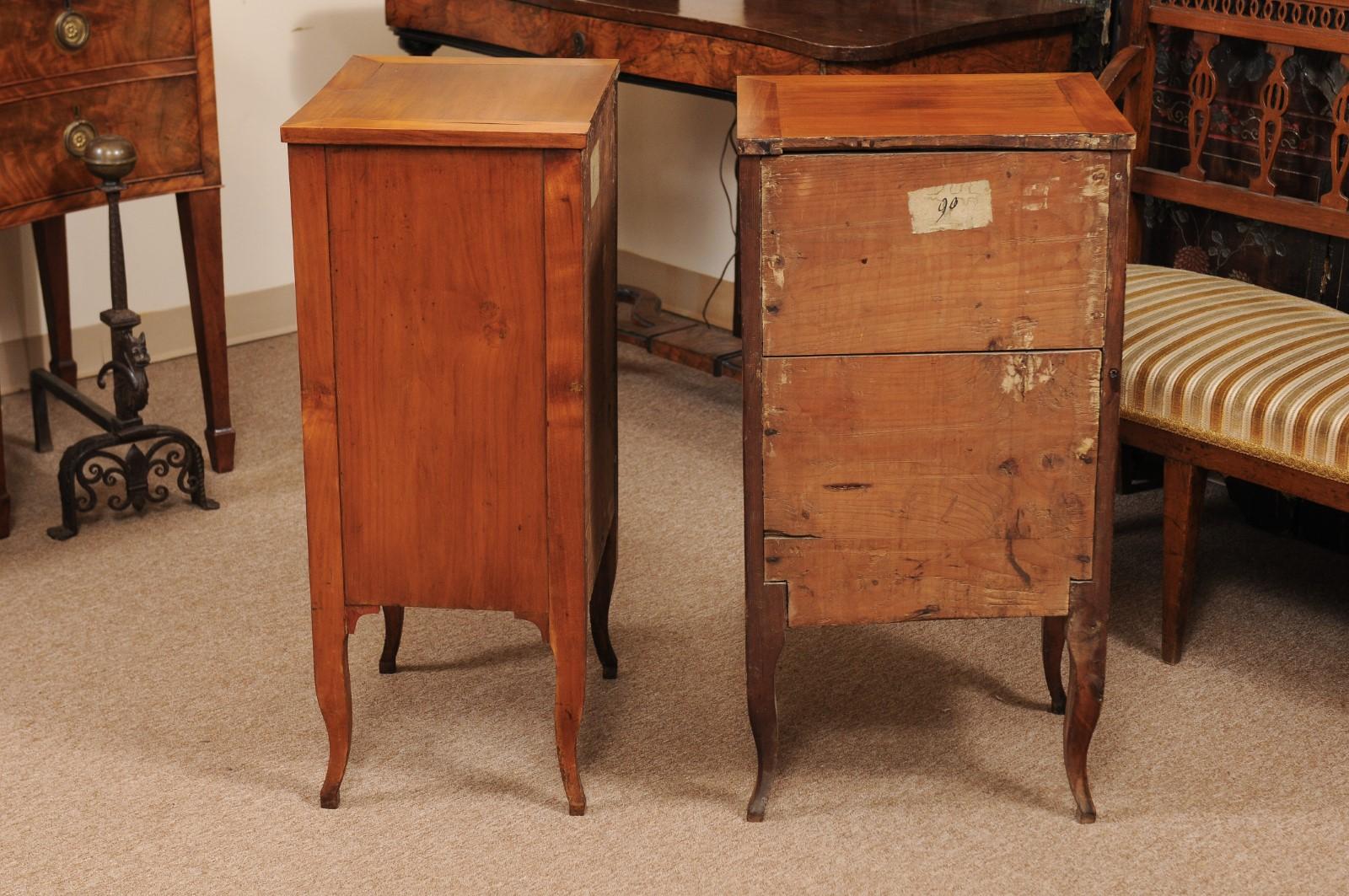 Pair of Early 19th Century Italian Fruitwood Commodini 7