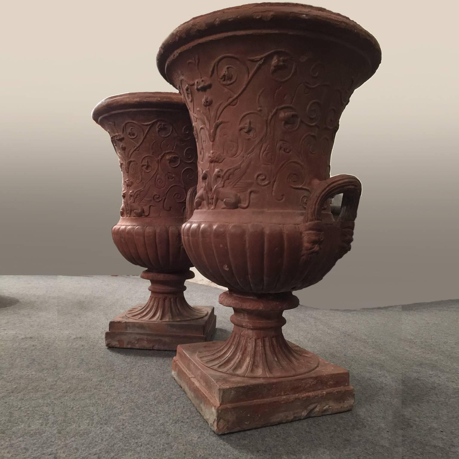 Pair of Early 19th Century Italian Neoclassical Medici Style Terracotta Urns 10
