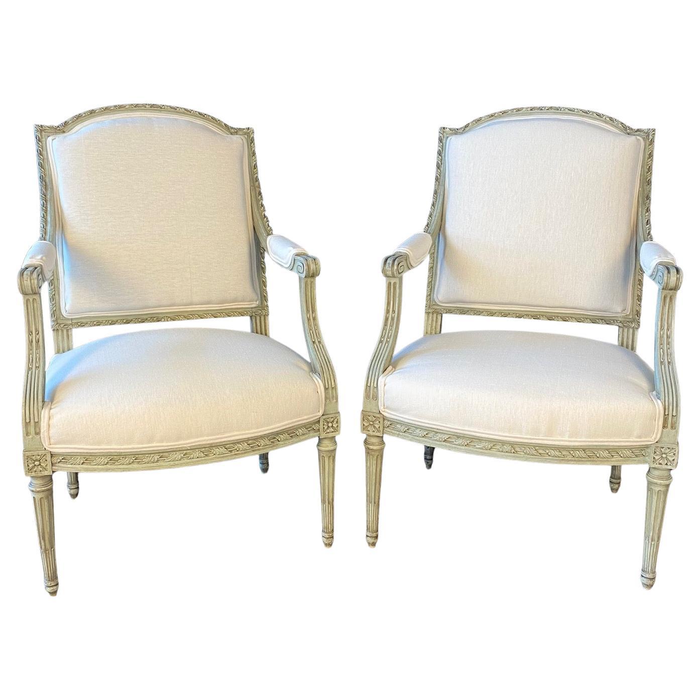 Pareja de Fauteils franceses Luis XVI de principios del siglo XIX pintados con respaldo cuadrado en venta
