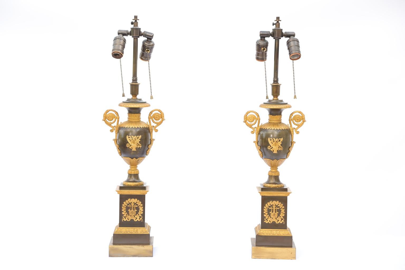 Pair of Early 19th Century Patinated Bronze and Ormolu Urn Lamps For Sale 3
