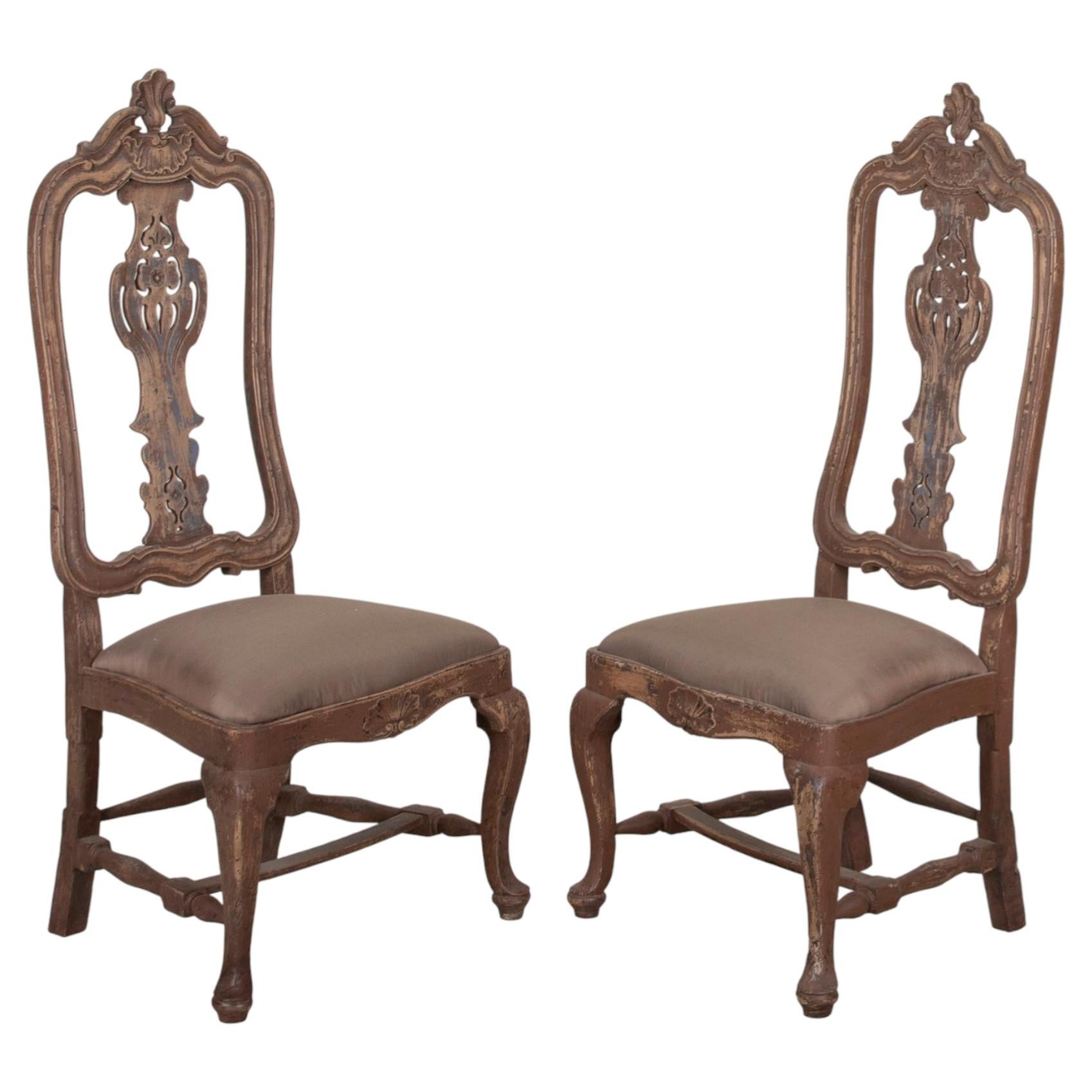 Pair of Early 19th Century Portuguese Rococo Walnut Side Chairs For Sale