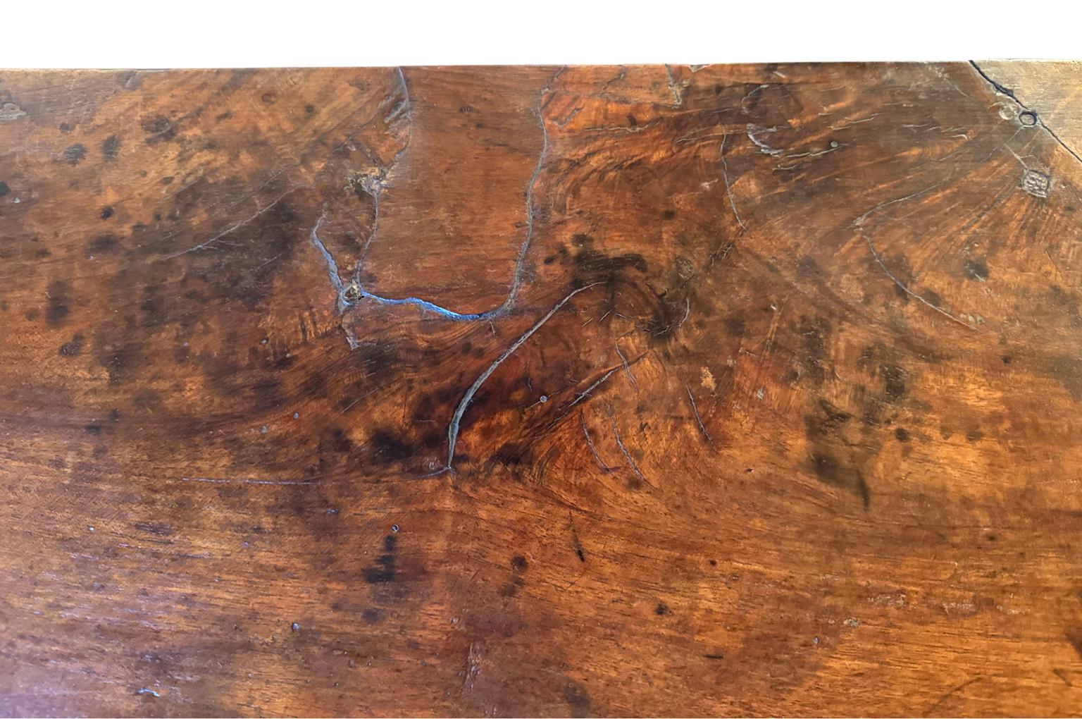 Paire de tables console Demi Lune espagnoles du début du 19ème siècle en vente 12