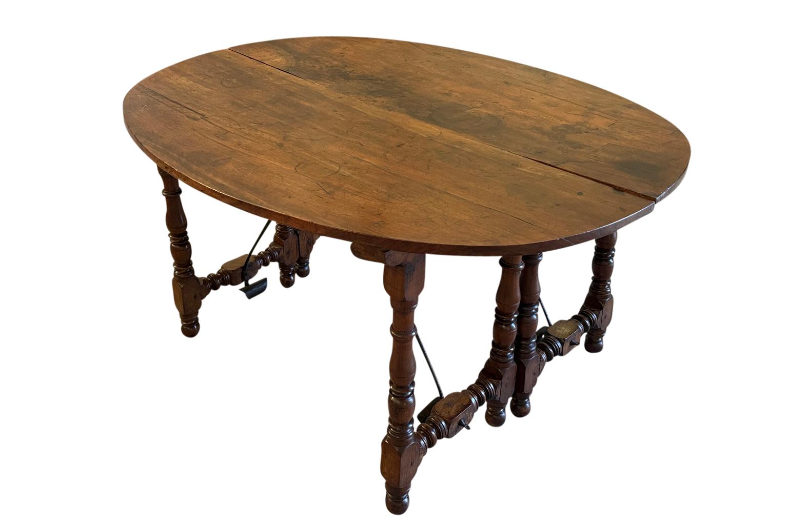 Paire de tables console Demi Lune espagnoles du début du 19ème siècle en vente 1