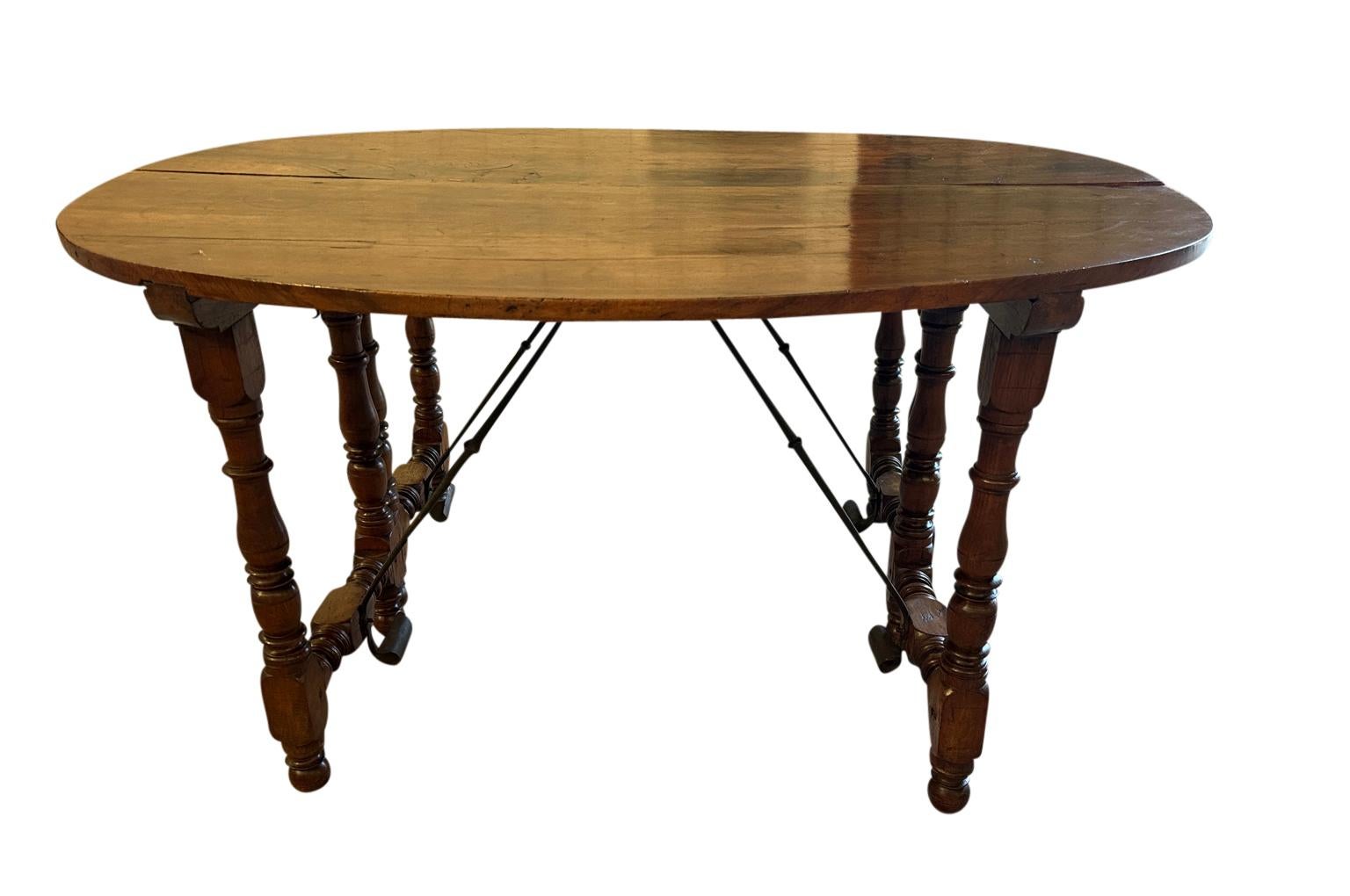 Paire de tables console Demi Lune espagnoles du début du 19ème siècle en vente 2