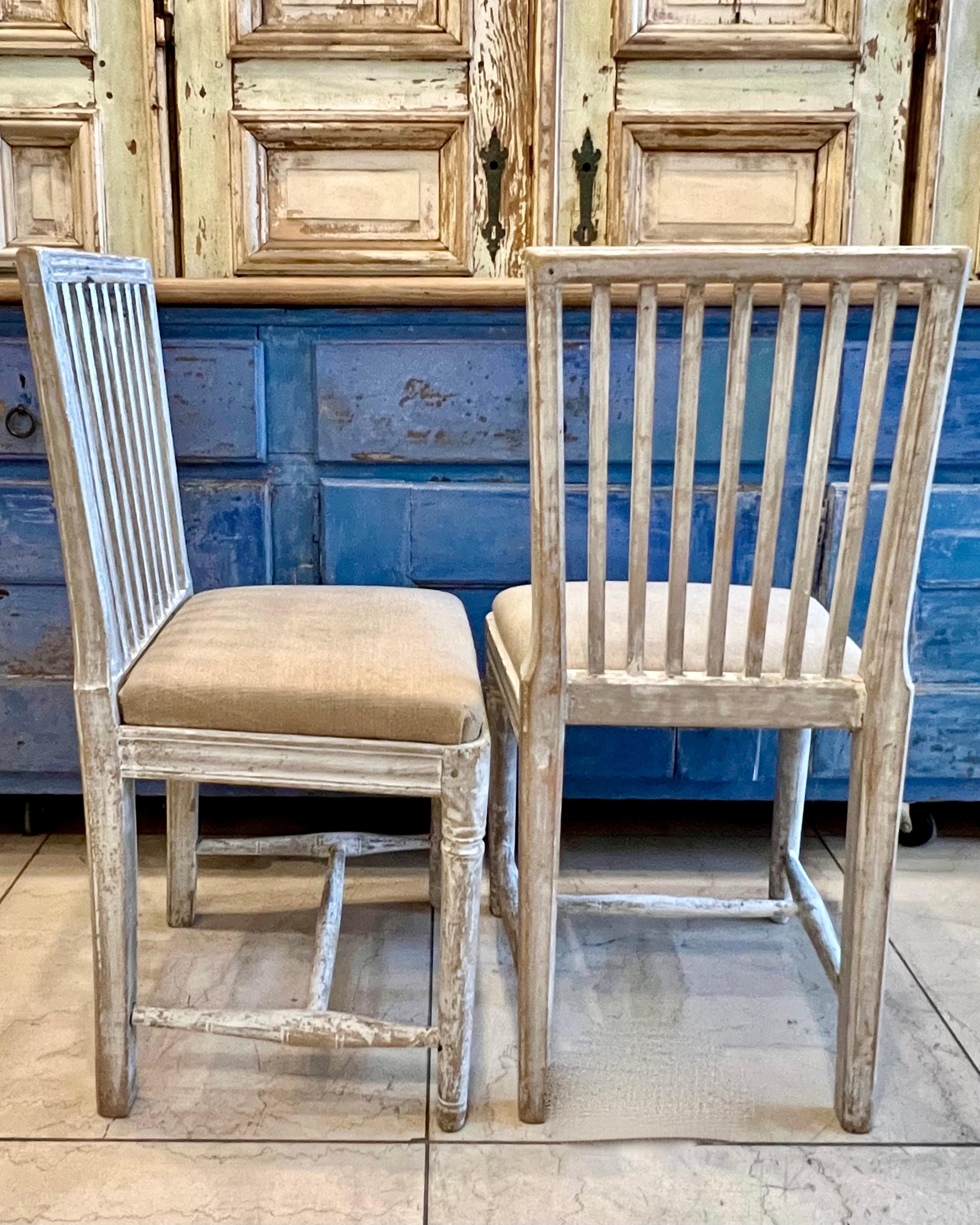 Pair of Early 19th century Swedish Chairs In Good Condition For Sale In Charleston, SC