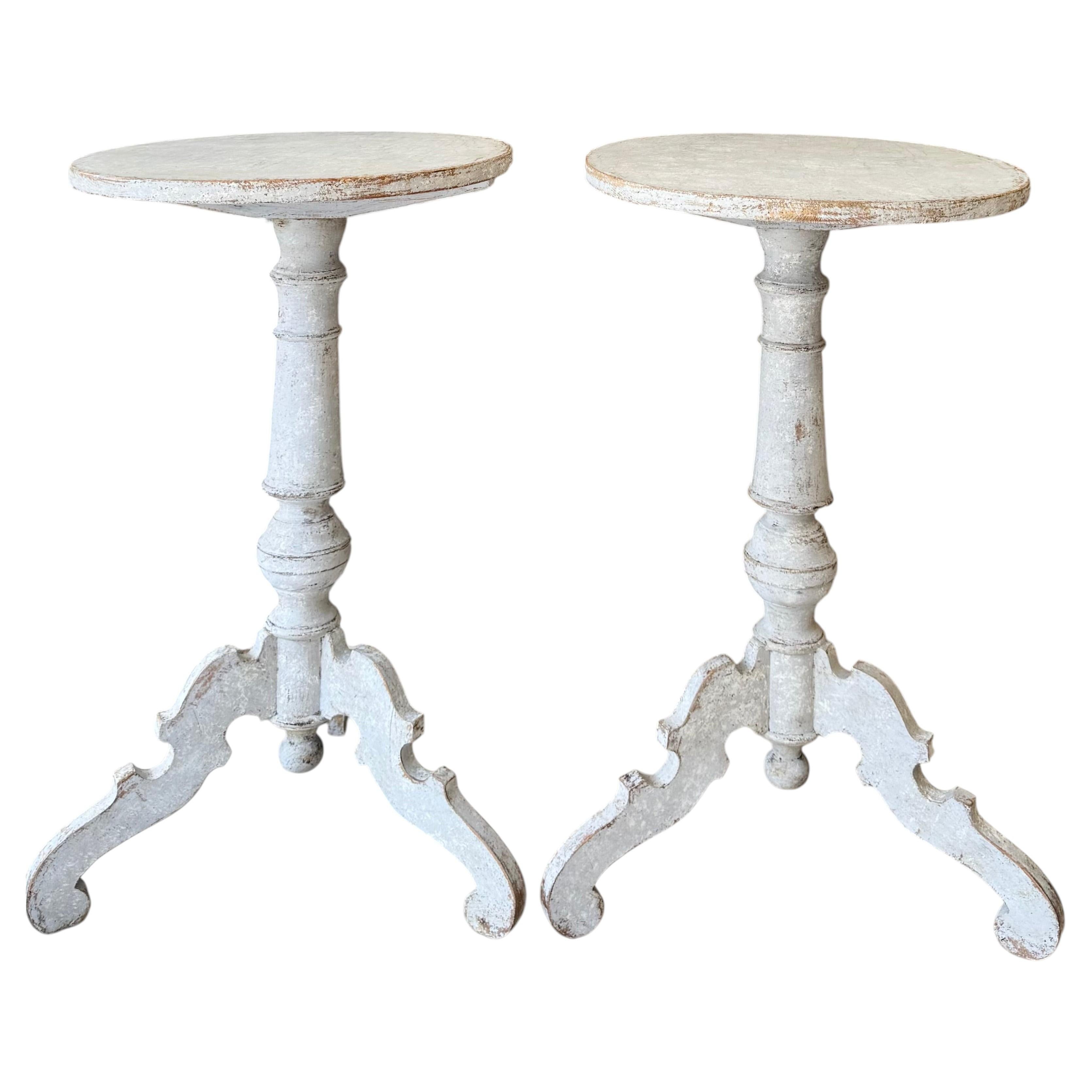 Pair of Early 19th Century Swedish Oval Top Pedestal Tables For Sale