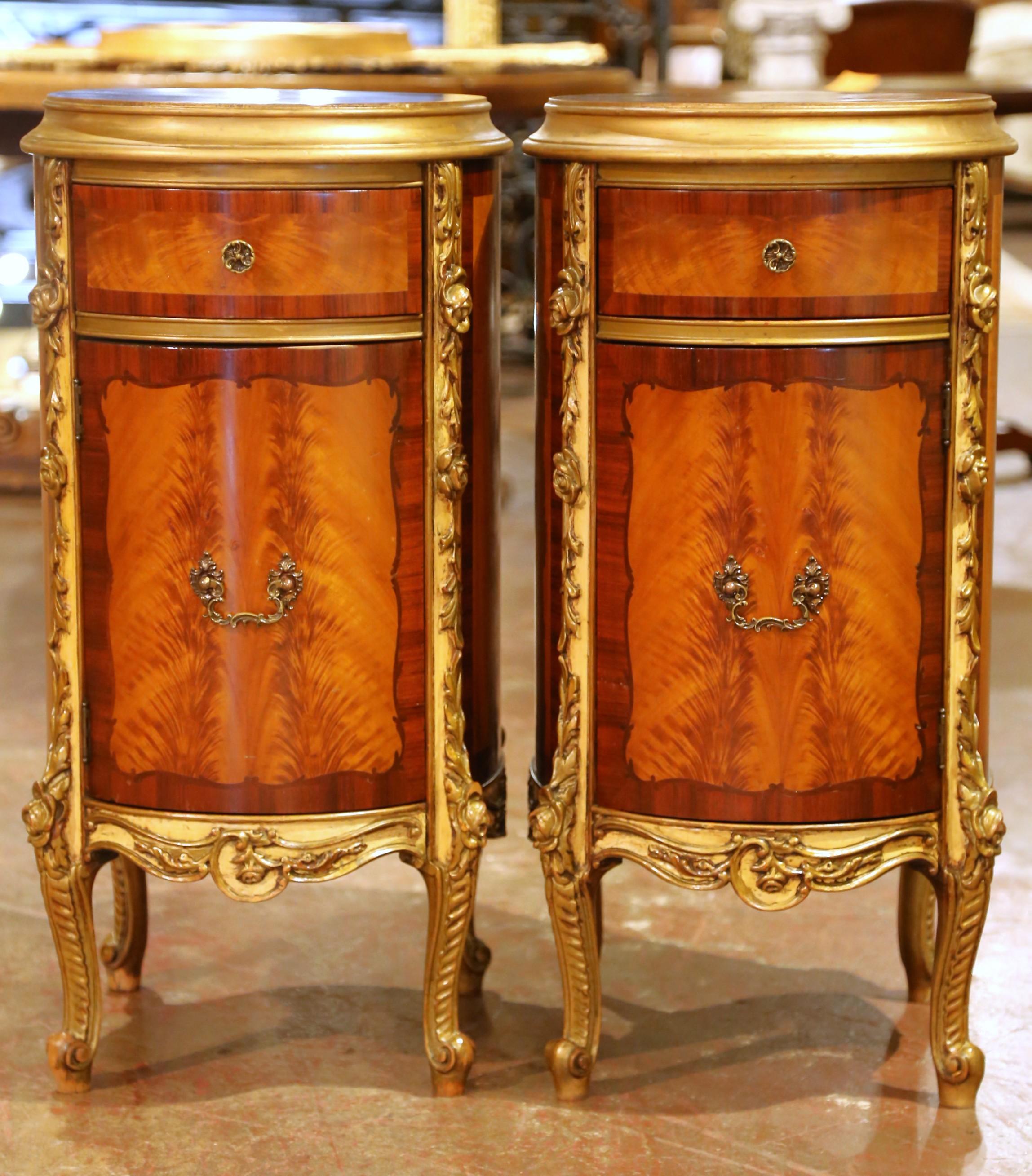 Hand-Carved Pair of Early 20th C. French Louis XV Mahogany & Marquetry Oval Bedside Cabinets For Sale